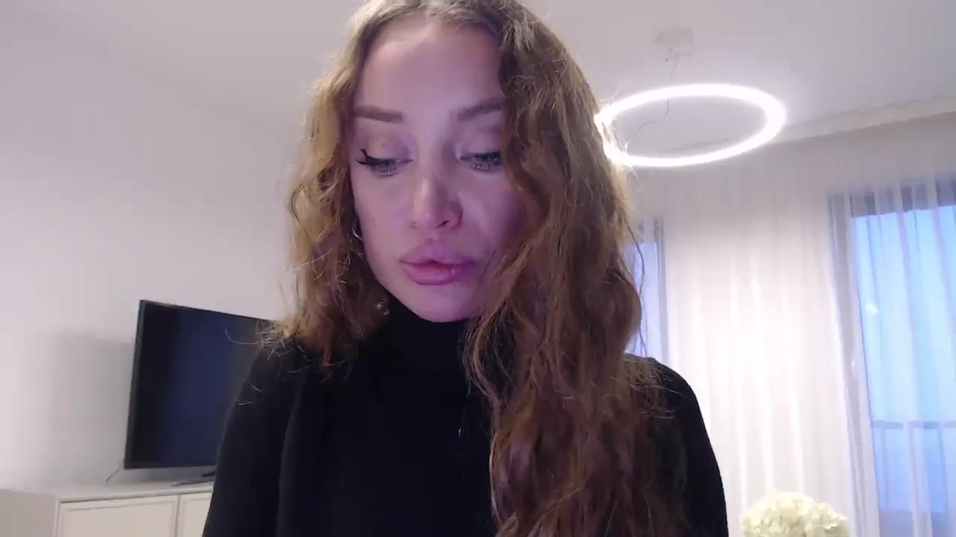 Gallery image thumbnail from Anayys's myfreecams stream on, 12/23/2024, 14:36 image 16 of 20