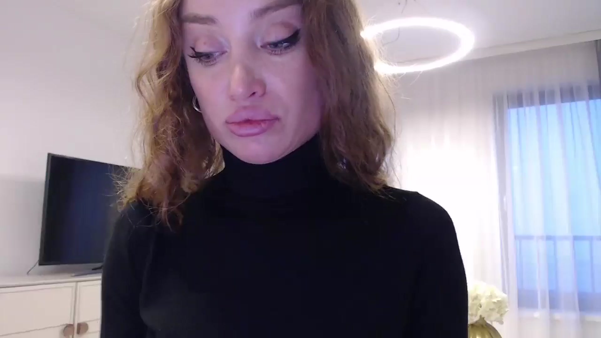 Gallery image thumbnail from Anayys's myfreecams stream on, 12/23/2024, 14:36 image 19 of 20