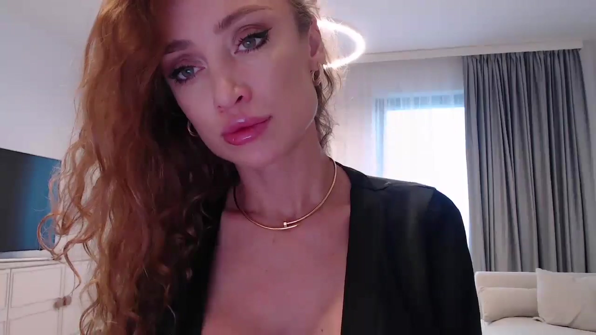 Gallery image thumbnail from Anayys's myfreecams stream on, 12/24/2024, 13:27 image 2 of 20