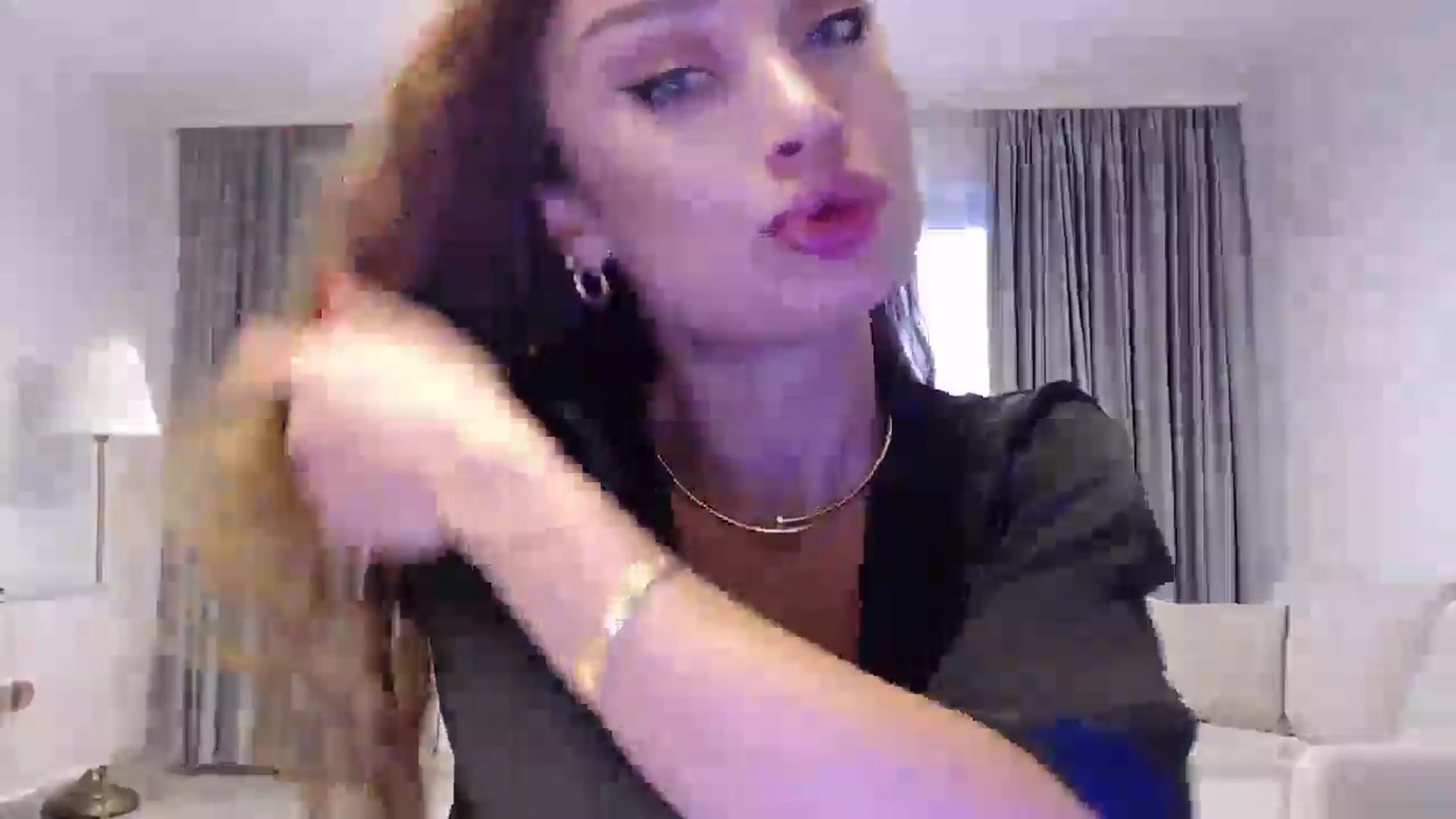 Gallery image thumbnail from Anayys's myfreecams stream on, 12/24/2024, 13:27 image 17 of 20