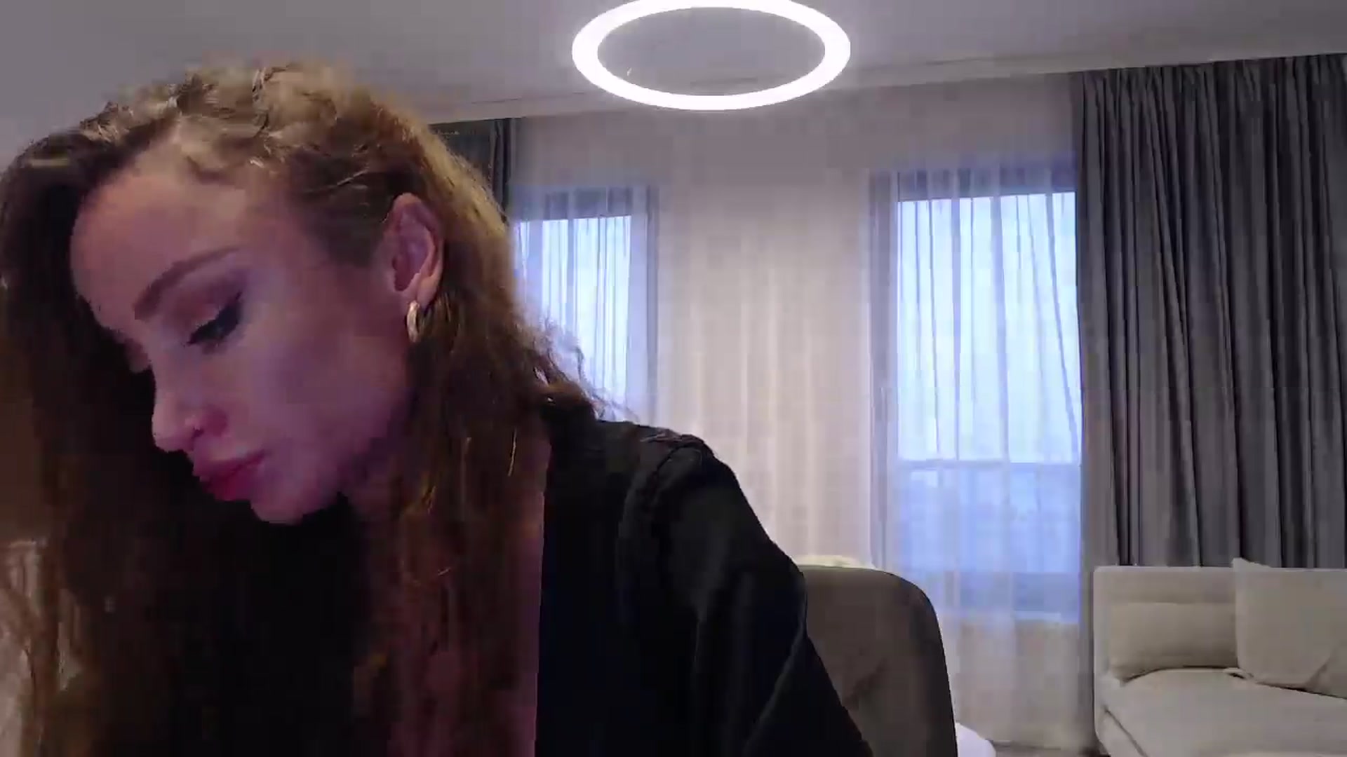Gallery image thumbnail from Anayys's myfreecams stream on, 12/24/2024, 13:27 image 11 of 20