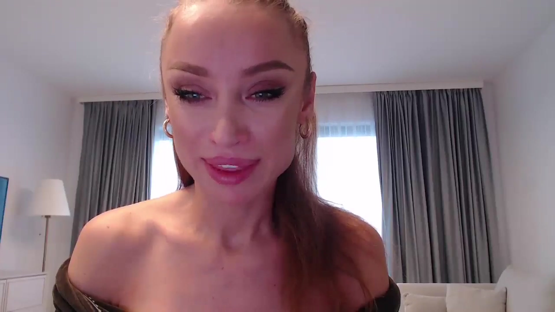 Gallery image thumbnail from Anayys's myfreecams stream on, 12/26/2024, 11:48 image 18 of 20