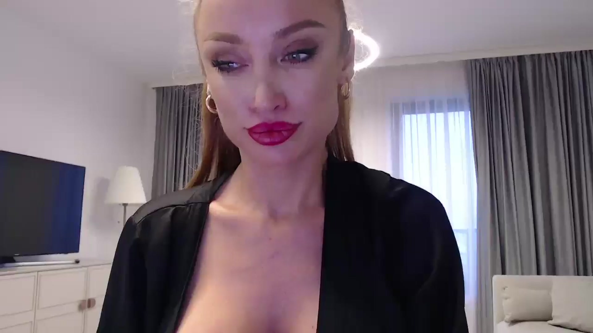 Gallery image thumbnail from Anayys's myfreecams stream on, 12/26/2024, 14:56 image 9 of 20