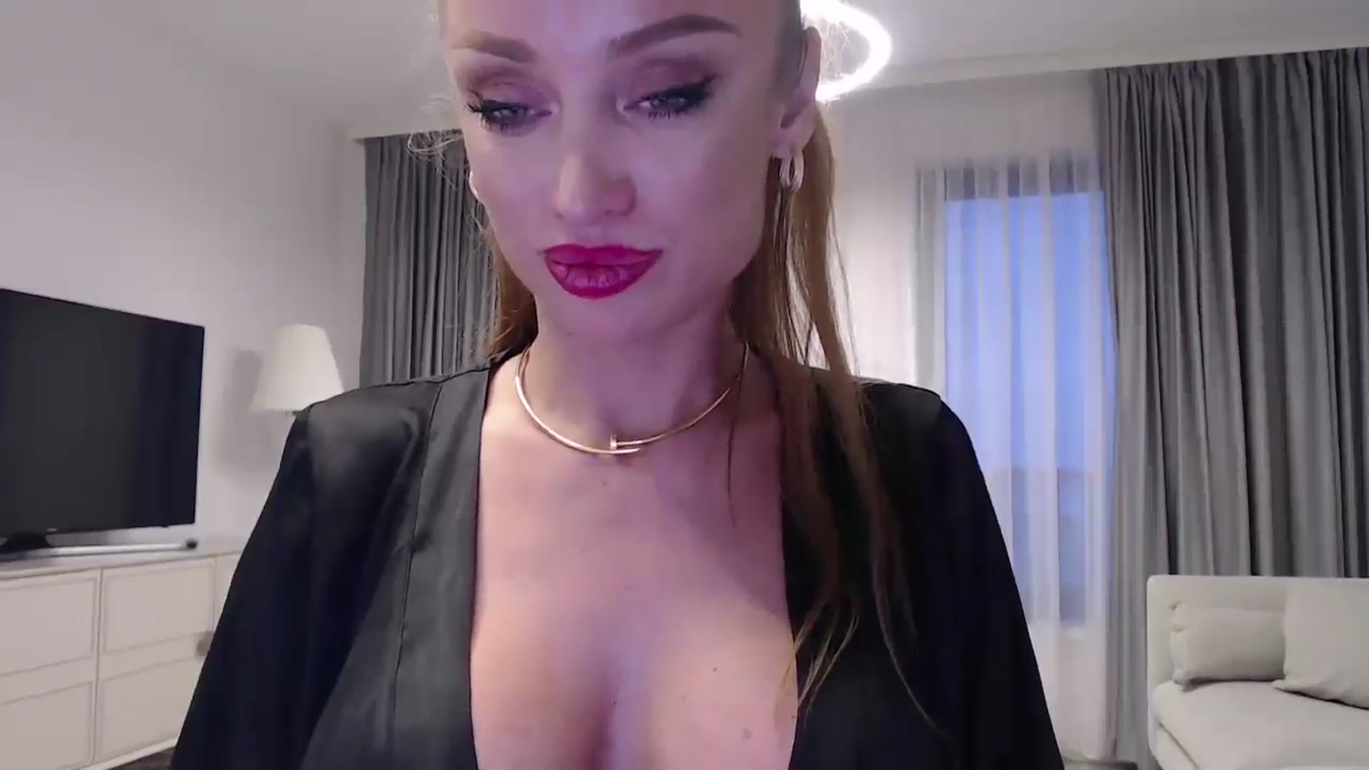 Gallery image thumbnail from Anayys's myfreecams stream on, 12/26/2024, 14:56 image 17 of 20