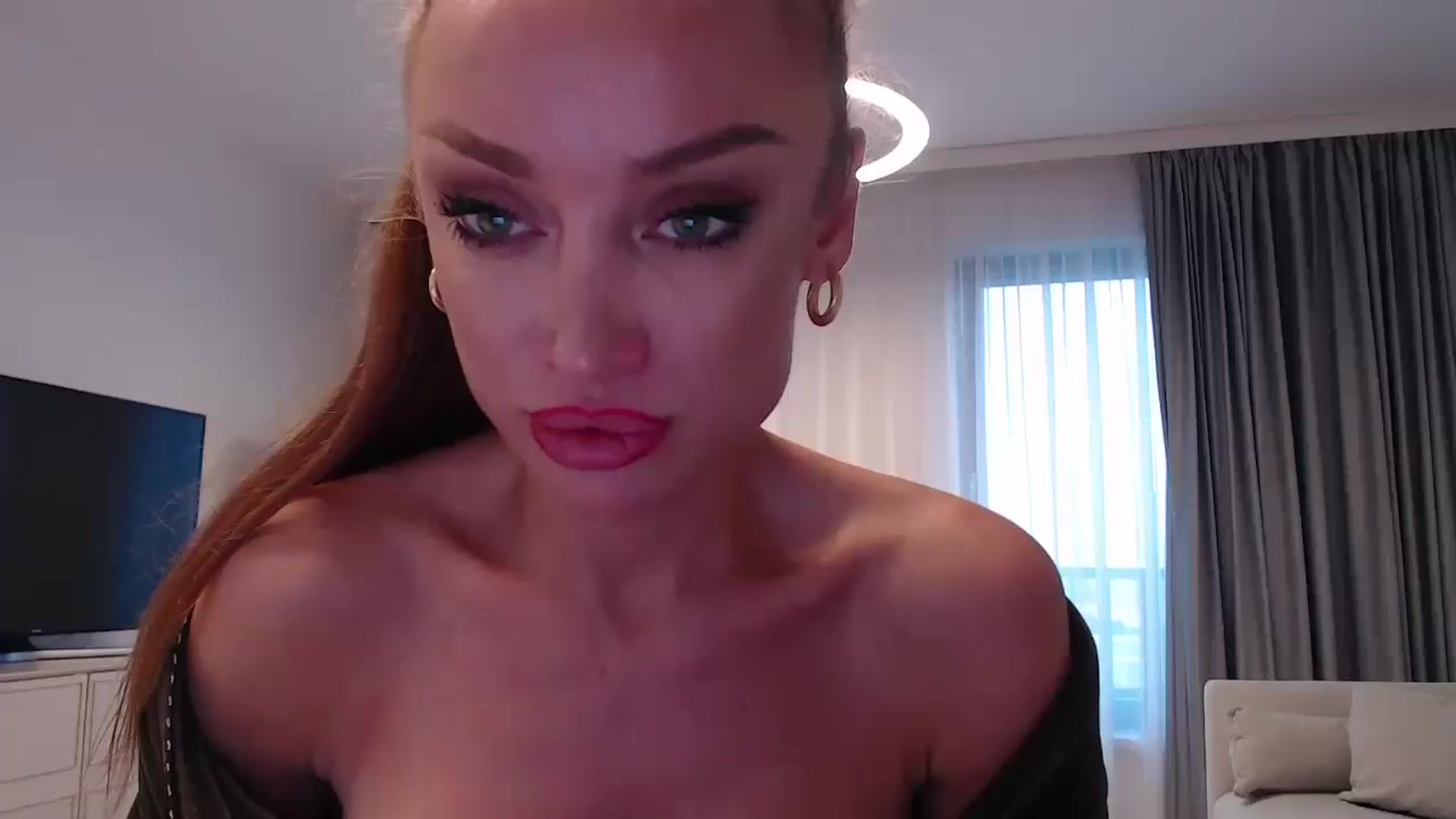Gallery image thumbnail from Anayys's myfreecams stream on, 12/26/2024, 14:56 image 1 of 20
