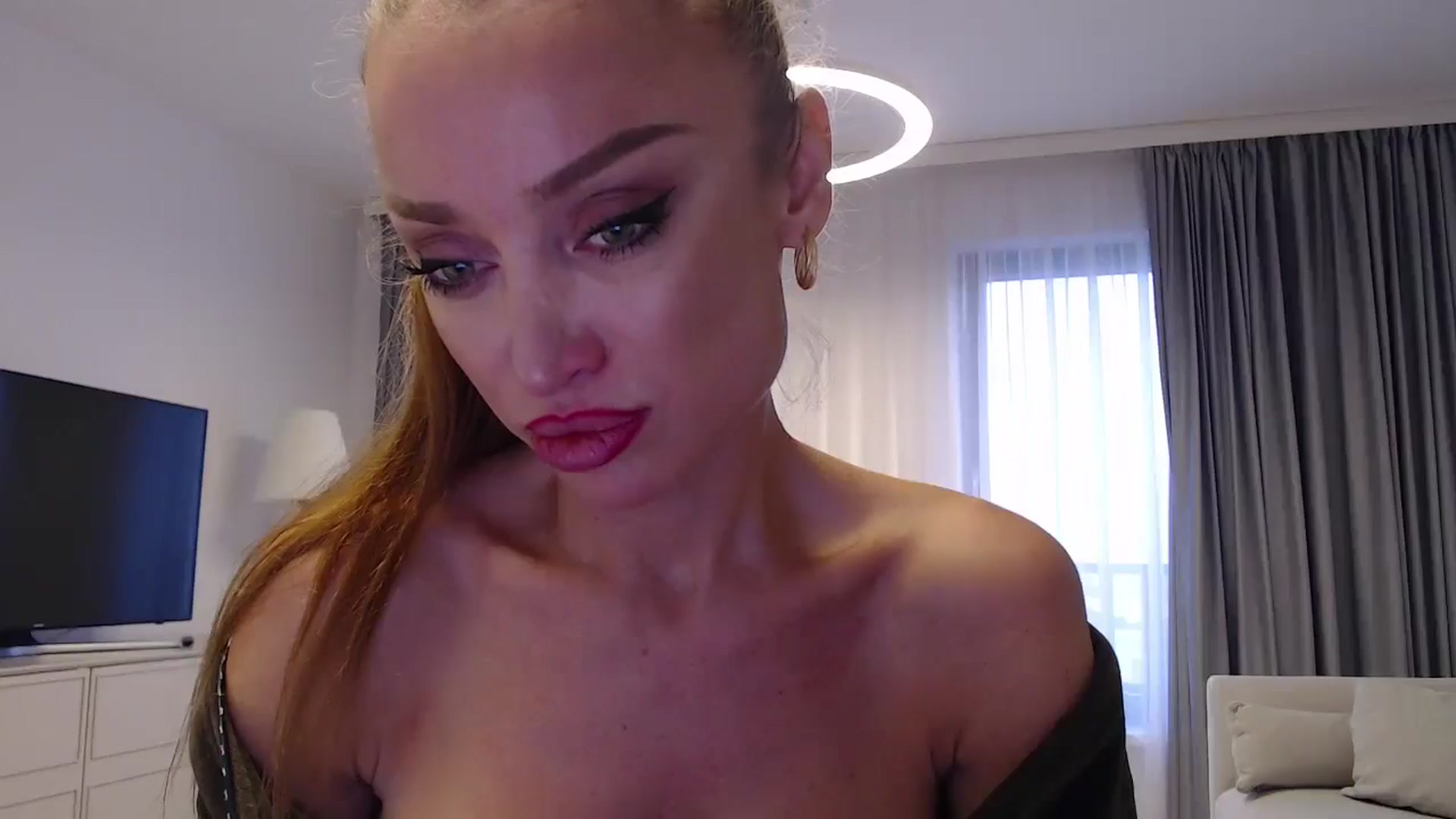 Gallery image thumbnail from Anayys's myfreecams stream on, 12/26/2024, 14:56 image 2 of 20