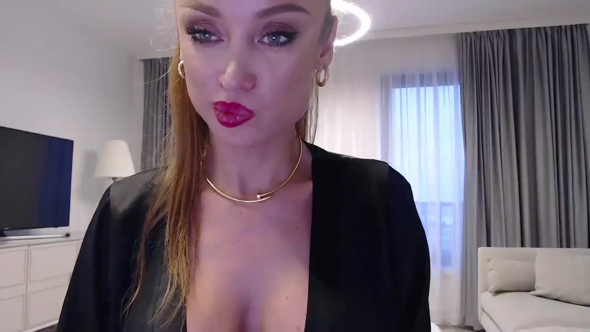 Gallery image thumbnail from Anayys's myfreecams stream on, 12/26/2024, 14:56 image 12 of 20