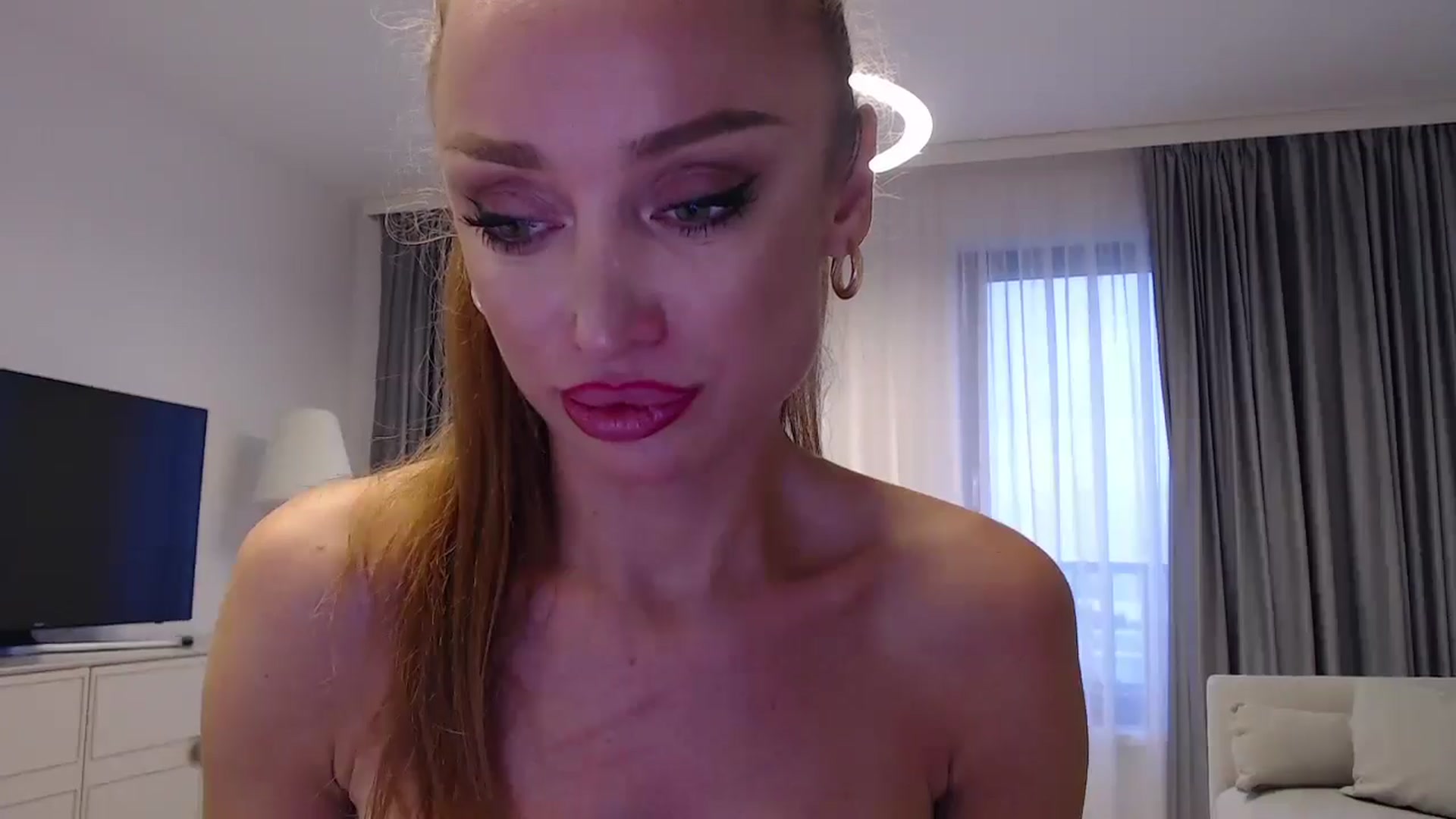 Gallery image thumbnail from Anayys's myfreecams stream on, 12/26/2024, 14:56 image 7 of 20