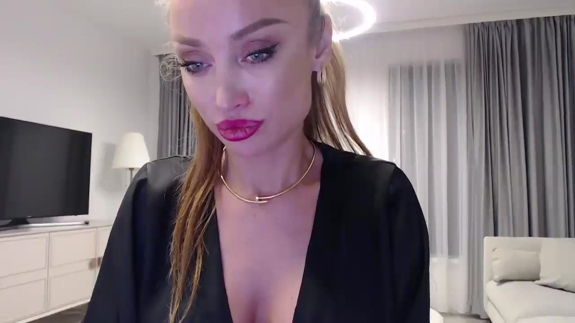 Gallery image thumbnail from Anayys's myfreecams stream on, 12/26/2024, 15:17 image 16 of 20
