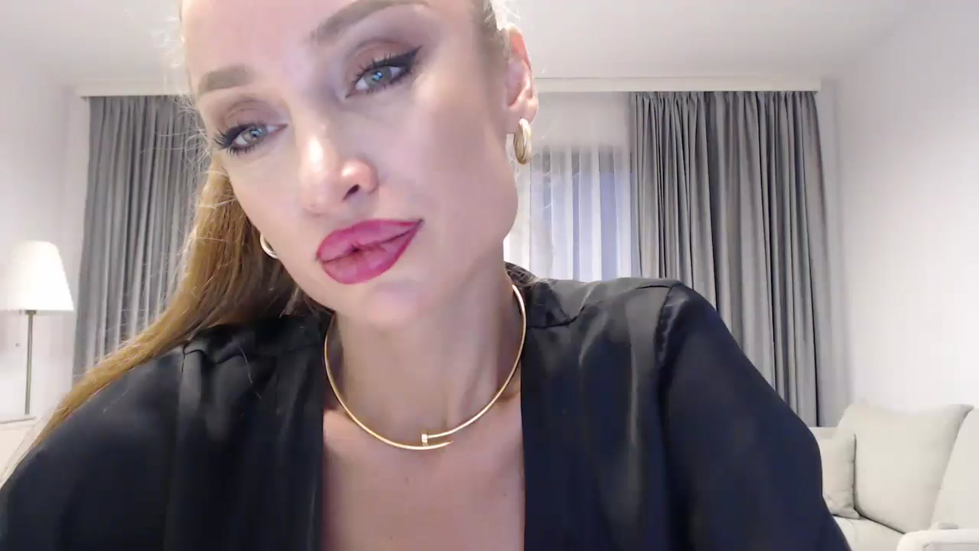 Gallery image thumbnail from Anayys's myfreecams stream on, 12/26/2024, 15:17 image 1 of 20