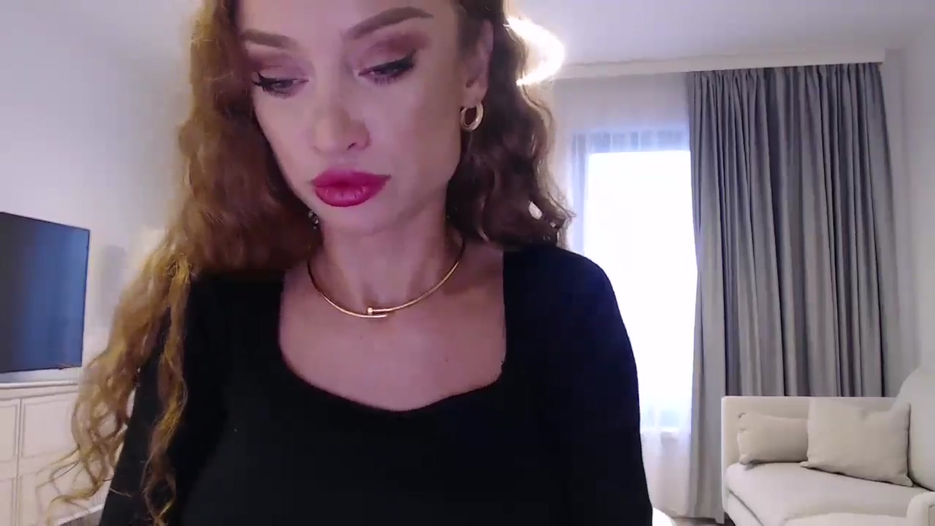 Gallery image thumbnail from Anayys's myfreecams stream on, 12/29/2024, 13:33 image 3 of 20