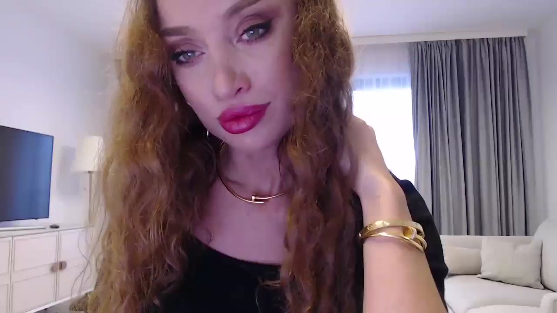 Gallery image thumbnail from Anayys's myfreecams stream on, 12/29/2024, 13:33 image 1 of 20