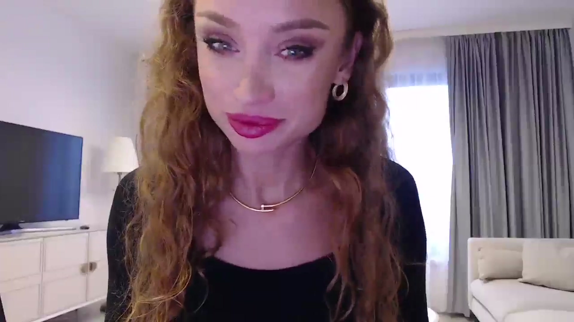 Gallery image thumbnail from Anayys's myfreecams stream on, 12/29/2024, 13:33 image 18 of 20