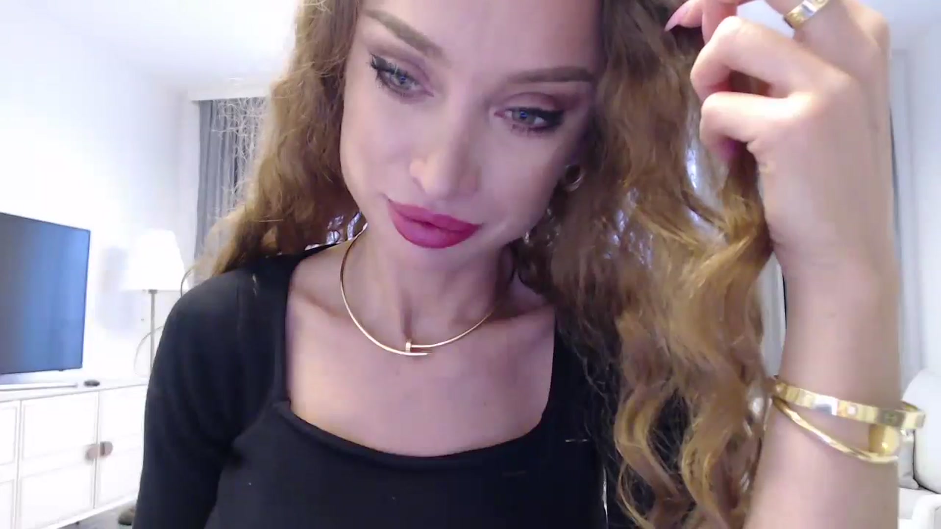 Gallery image thumbnail from Anayys's myfreecams stream on, 12/29/2024, 13:33 image 2 of 20
