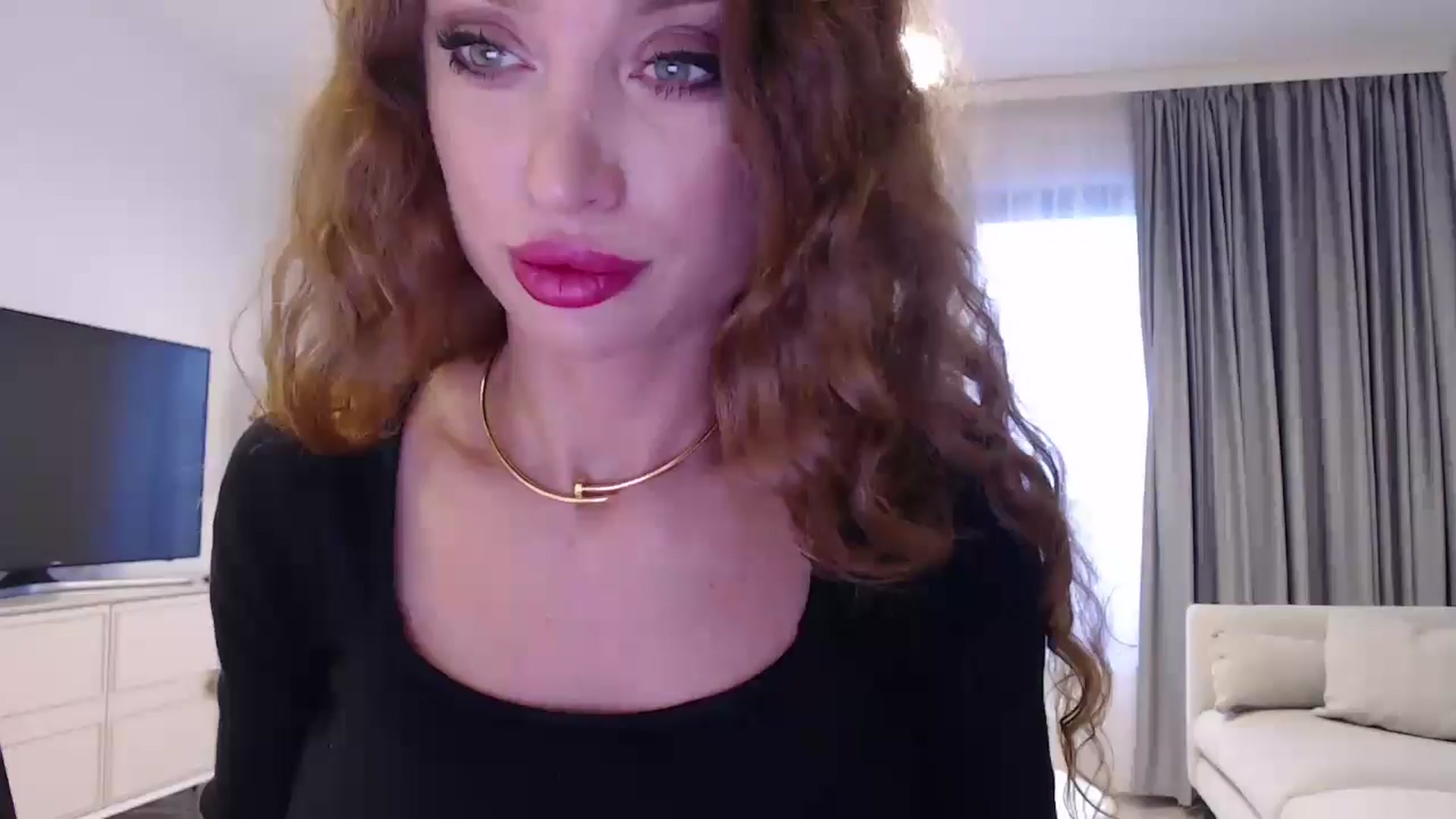 Gallery image thumbnail from Anayys's myfreecams stream on, 12/29/2024, 13:33 image 12 of 20