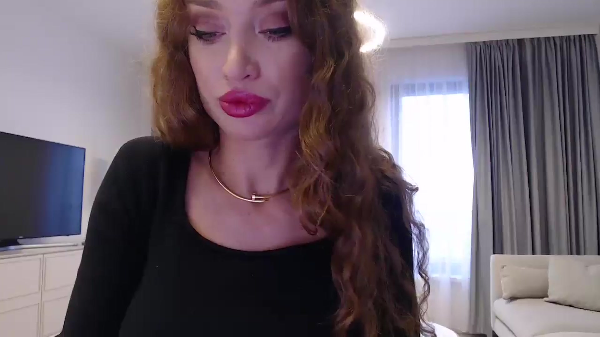 Gallery image thumbnail from Anayys's myfreecams stream on, 12/29/2024, 13:33 image 5 of 20