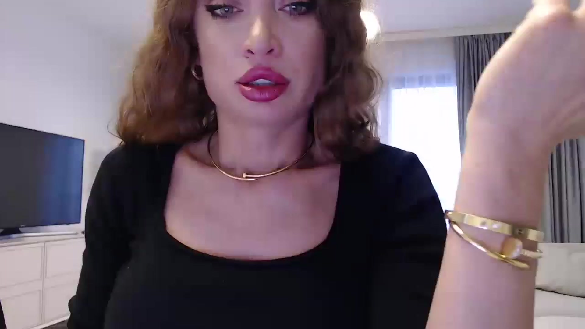 Gallery image thumbnail from Anayys's myfreecams stream on, 12/29/2024, 13:33 image 14 of 20