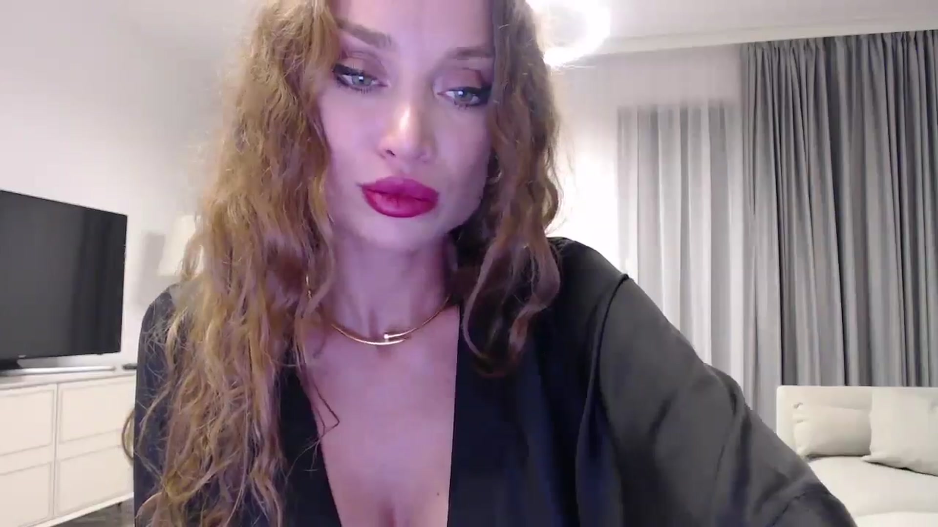 Gallery image thumbnail from Anayys's myfreecams stream on, 12/29/2024, 20:29 image 19 of 20