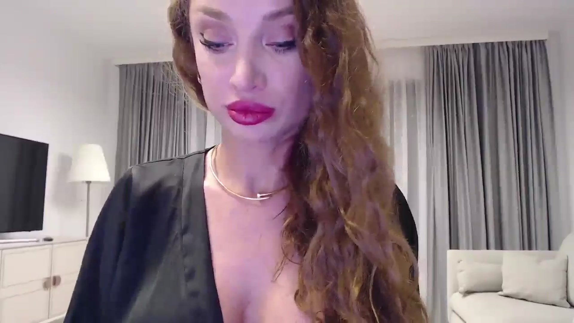 Gallery image thumbnail from Anayys's myfreecams stream on, 12/29/2024, 20:29 image 8 of 20