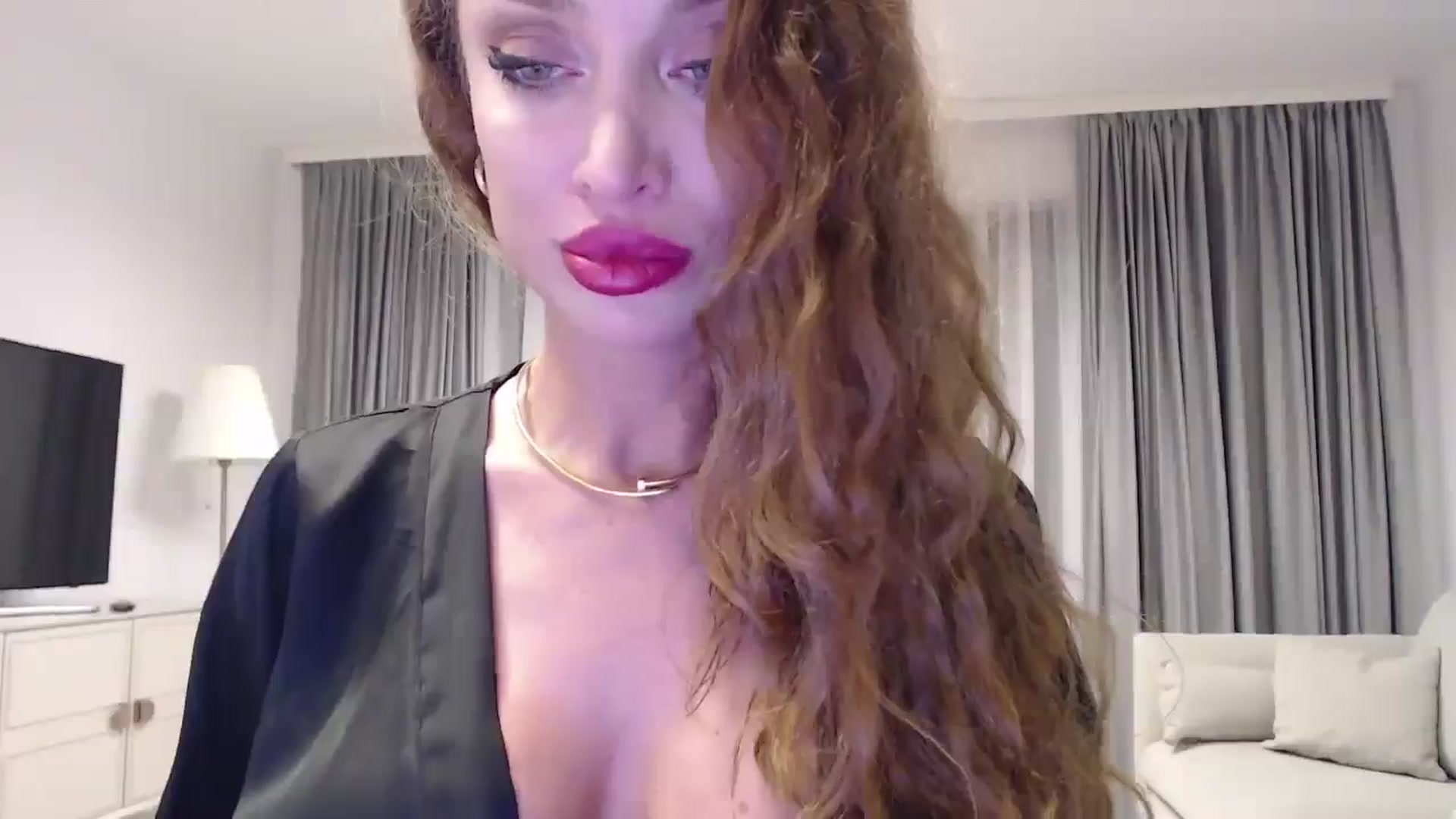Gallery image thumbnail from Anayys's myfreecams stream on, 12/29/2024, 20:29 image 7 of 20