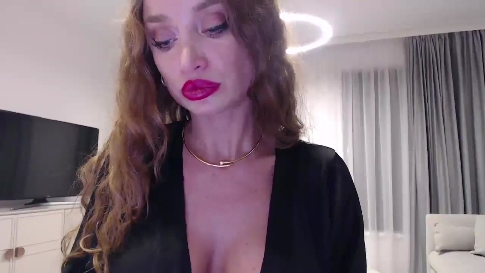 Gallery image thumbnail from Anayys's myfreecams stream on, 12/29/2024, 23:23 image 3 of 20