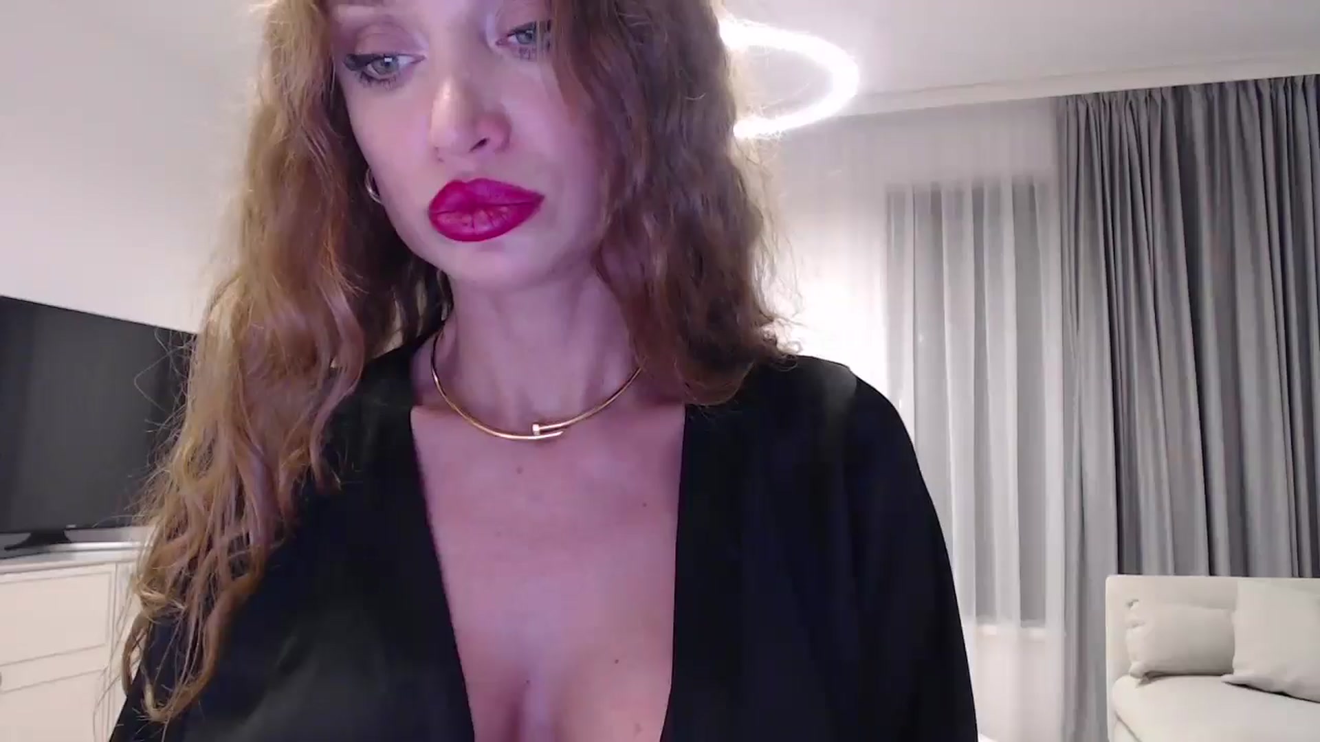 Gallery image thumbnail from Anayys's myfreecams stream on, 12/29/2024, 23:23 image 2 of 20