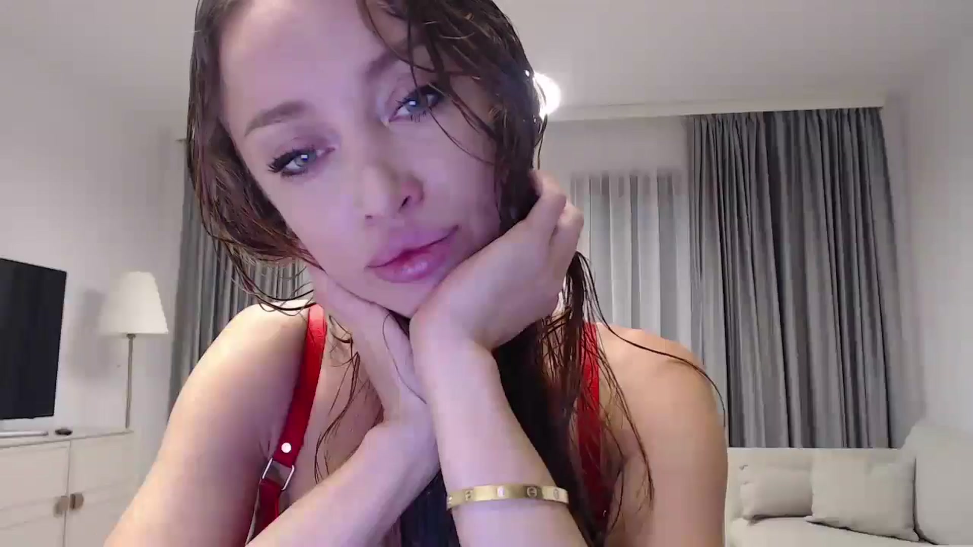 Gallery image thumbnail from Anayys's myfreecams stream on, 12/30/2024, 15:13 image 19 of 20