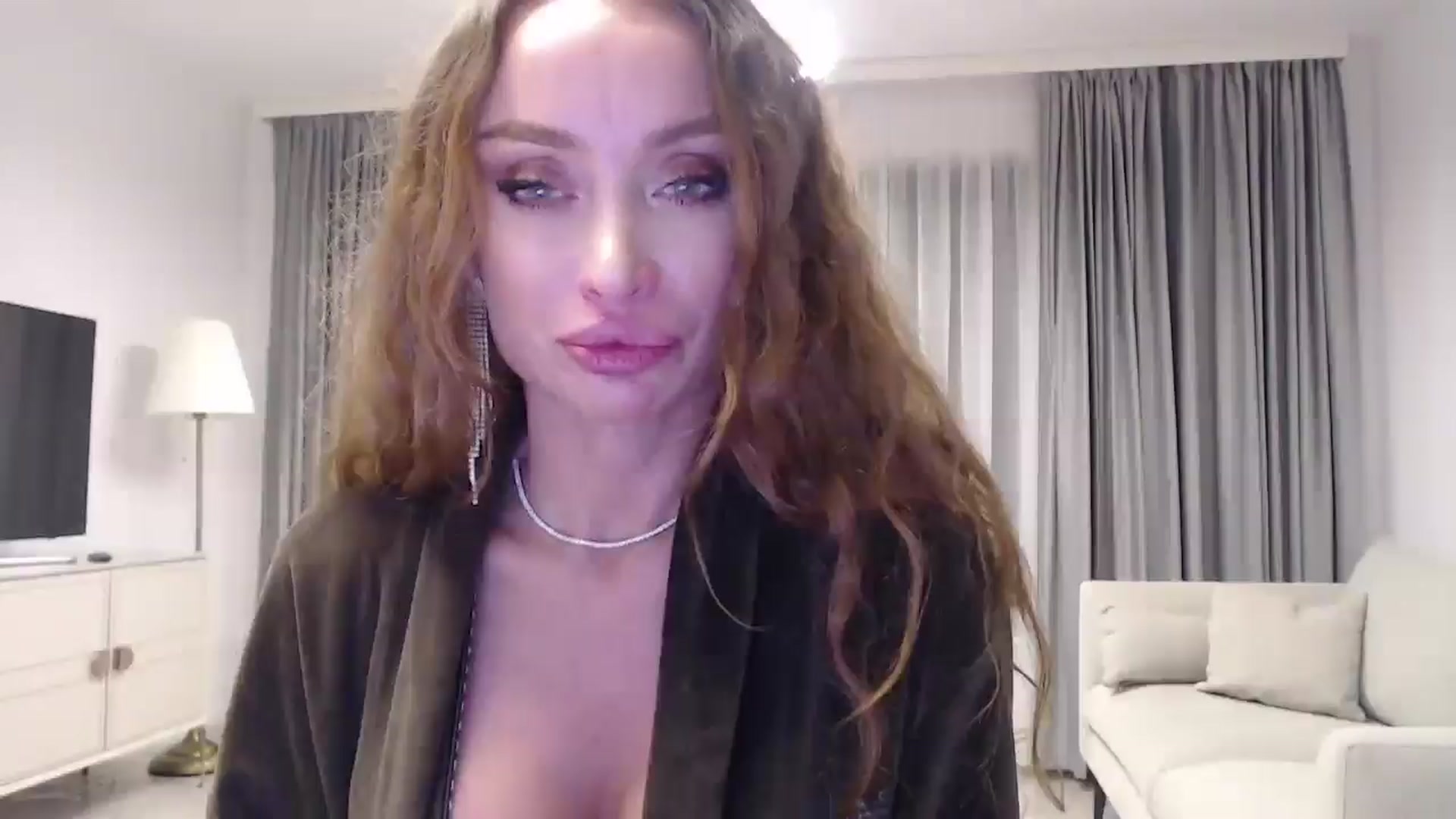 Gallery image thumbnail from Anayys's myfreecams stream on, 01/01/2025, 17:50 image 8 of 20