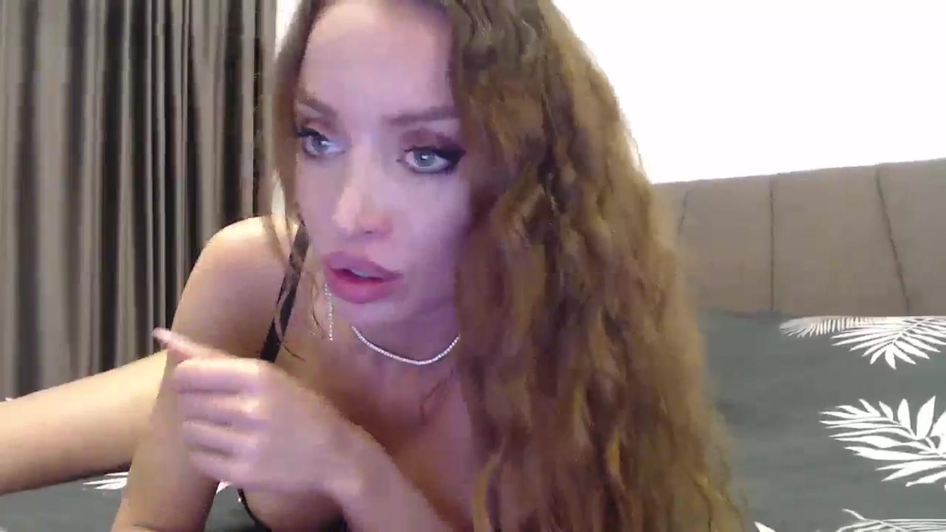 Gallery image thumbnail from Anayys's myfreecams stream on, 01/01/2025, 20:42 image 16 of 20