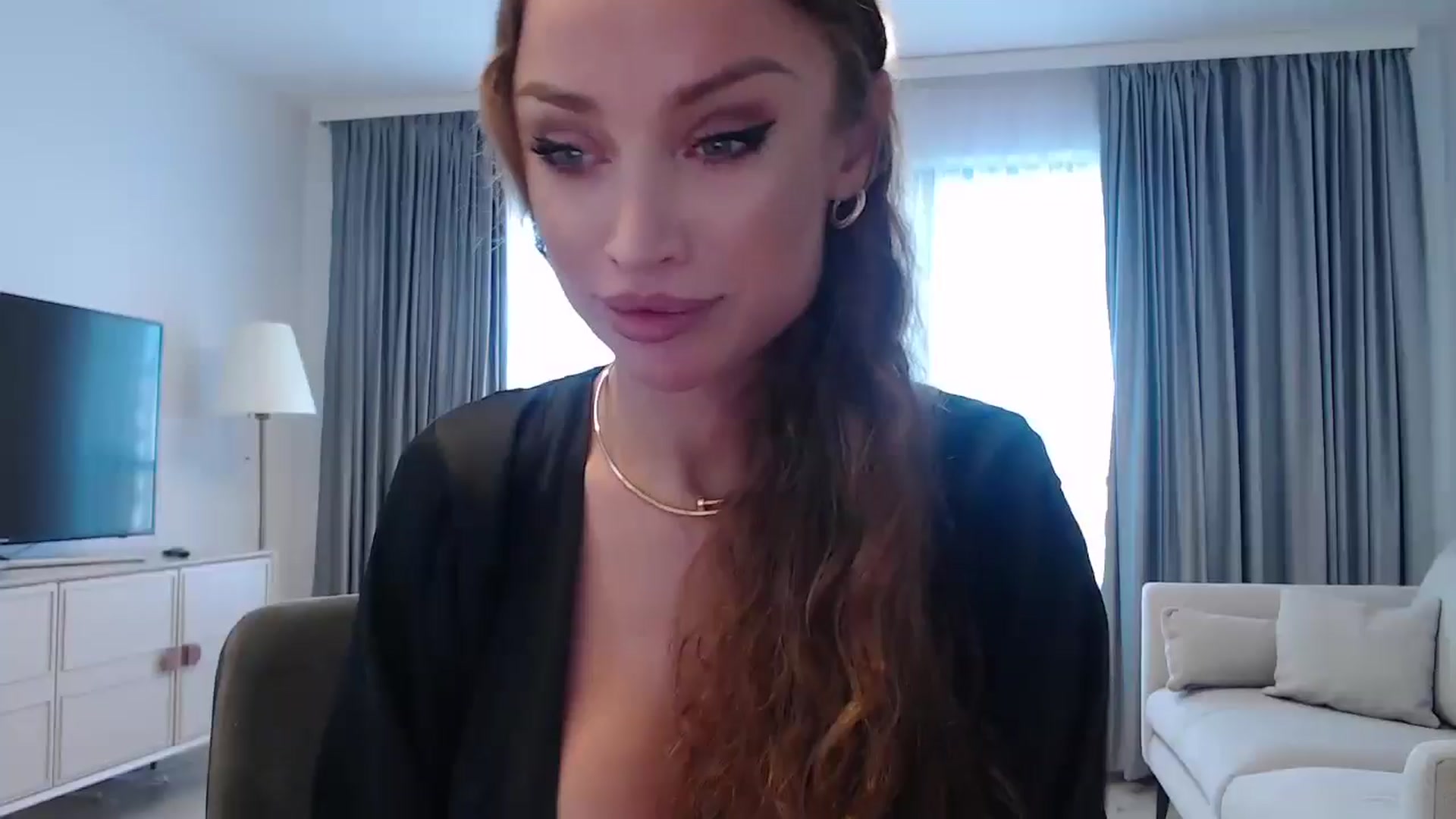 Gallery image thumbnail from Anayys's myfreecams stream on, 01/02/2025, 12:56 image 1 of 20