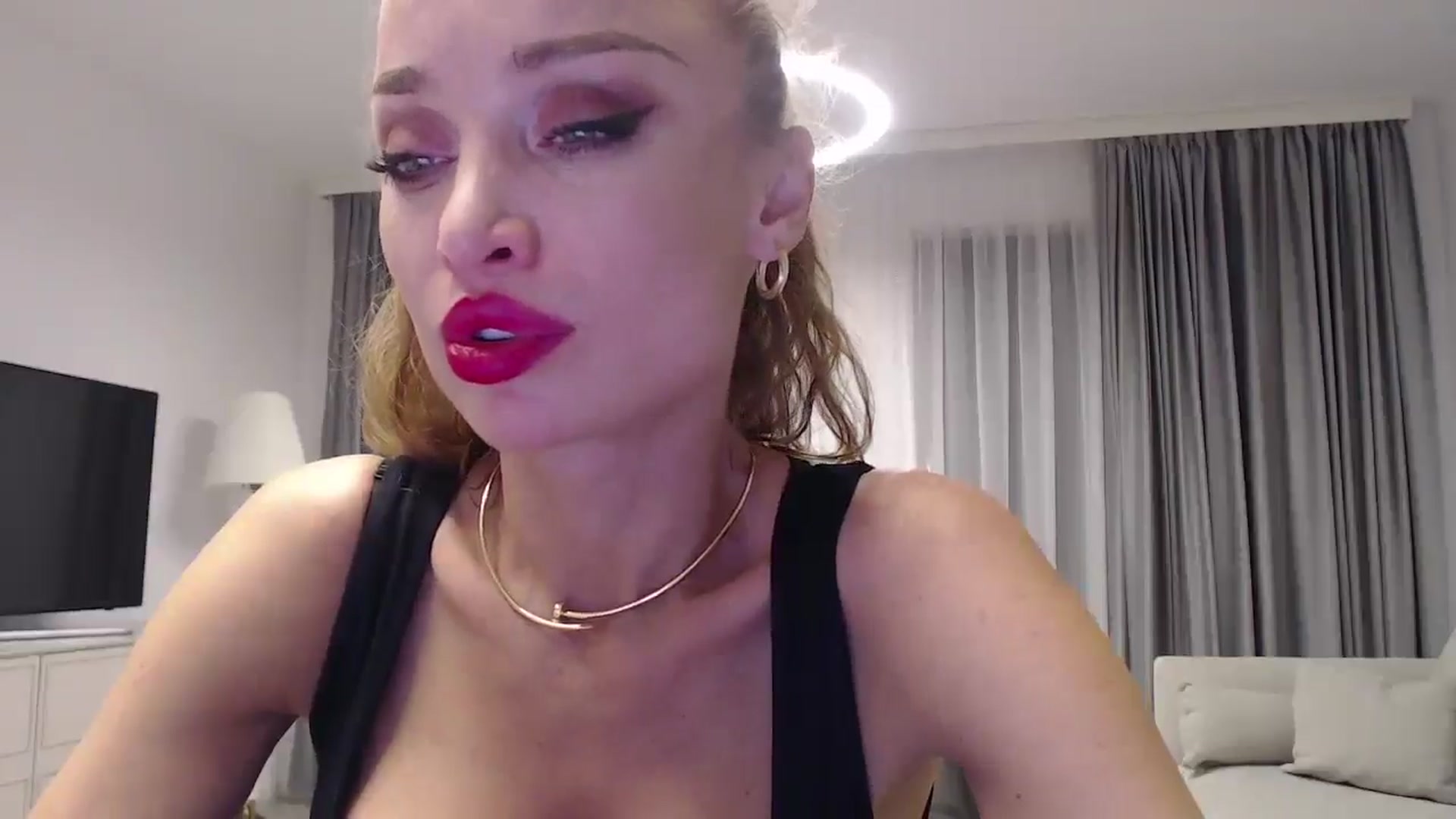 Gallery image thumbnail from Anayys's myfreecams stream on, 01/02/2025, 20:51 image 12 of 20