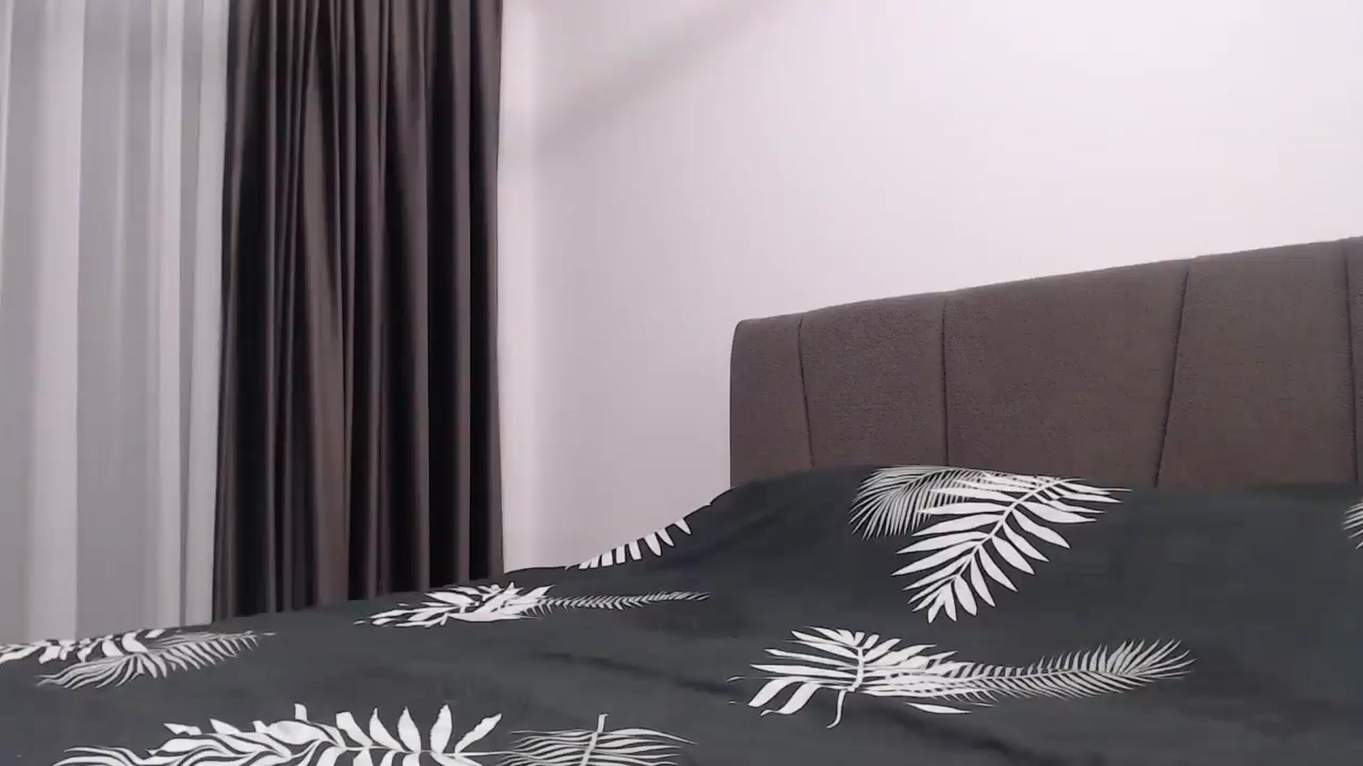 Gallery image thumbnail from Anayys's myfreecams stream on, 01/02/2025, 21:29 image 15 of 20