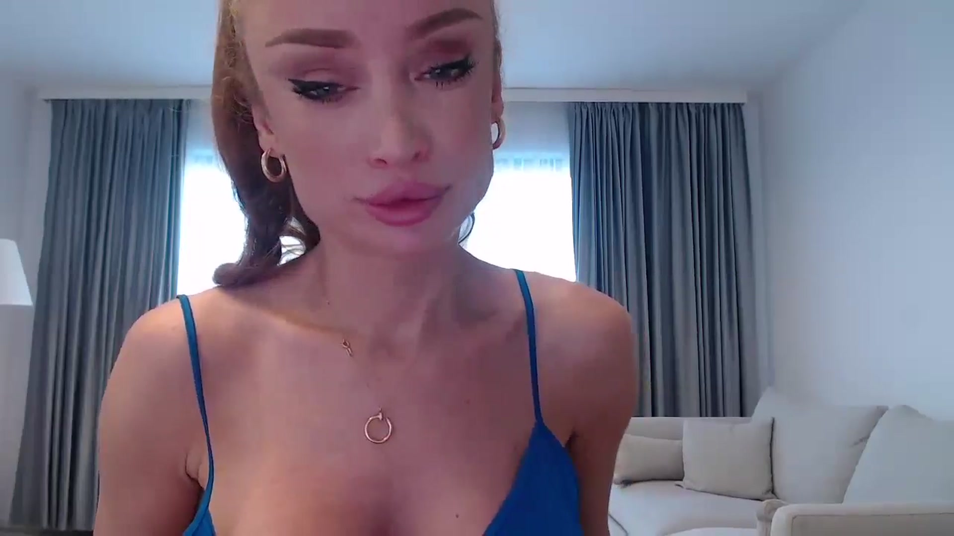 Gallery image thumbnail from Anayys's myfreecams stream on, 01/05/2025, 13:25 image 8 of 20