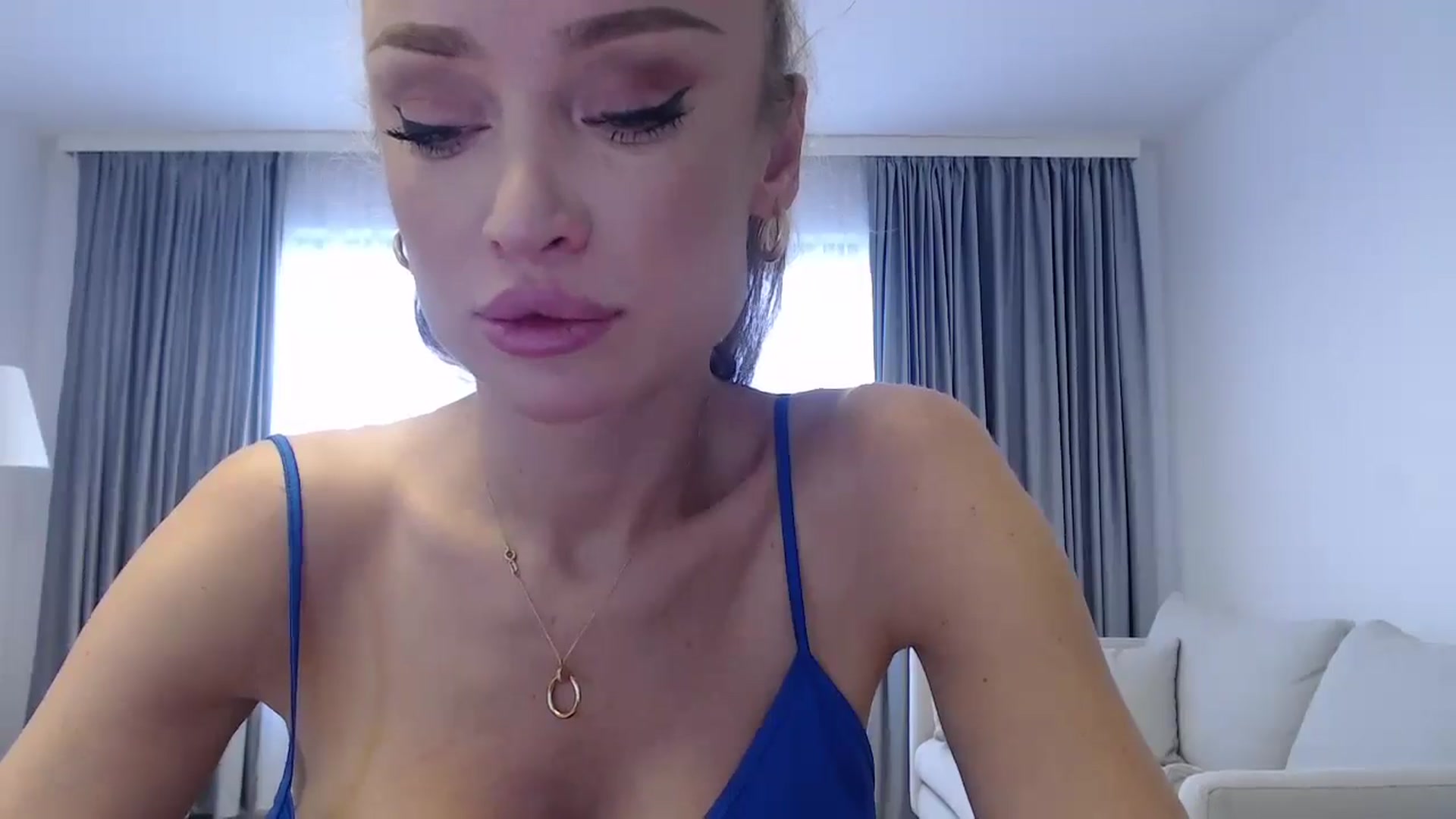 Gallery image thumbnail from Anayys's myfreecams stream on, 01/05/2025, 13:25 image 10 of 20