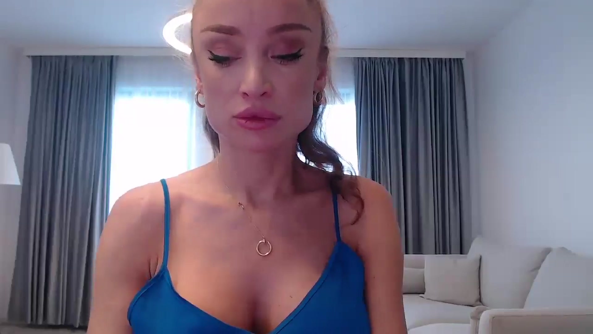 Gallery image thumbnail from Anayys's myfreecams stream on, 01/05/2025, 13:25 image 17 of 20