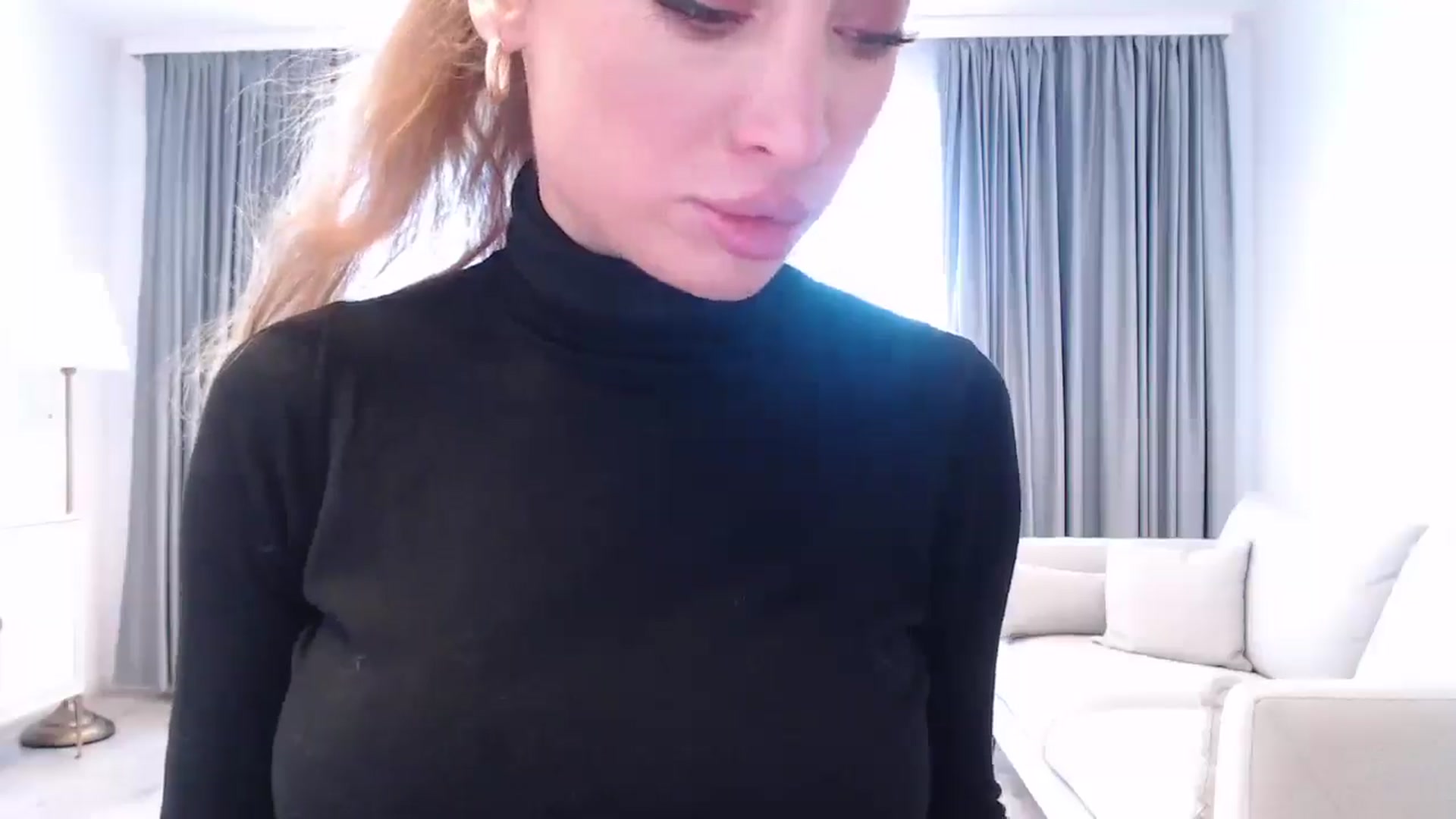 Gallery image thumbnail from Anayys's myfreecams stream on, 01/06/2025, 13:33 image 12 of 20