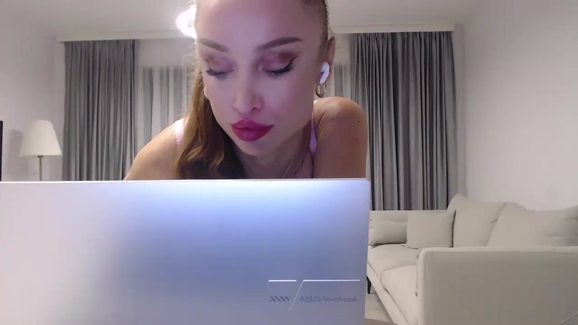 Gallery image thumbnail from Anayys's myfreecams stream on, 01/08/2025, 19:51 image 20 of 20