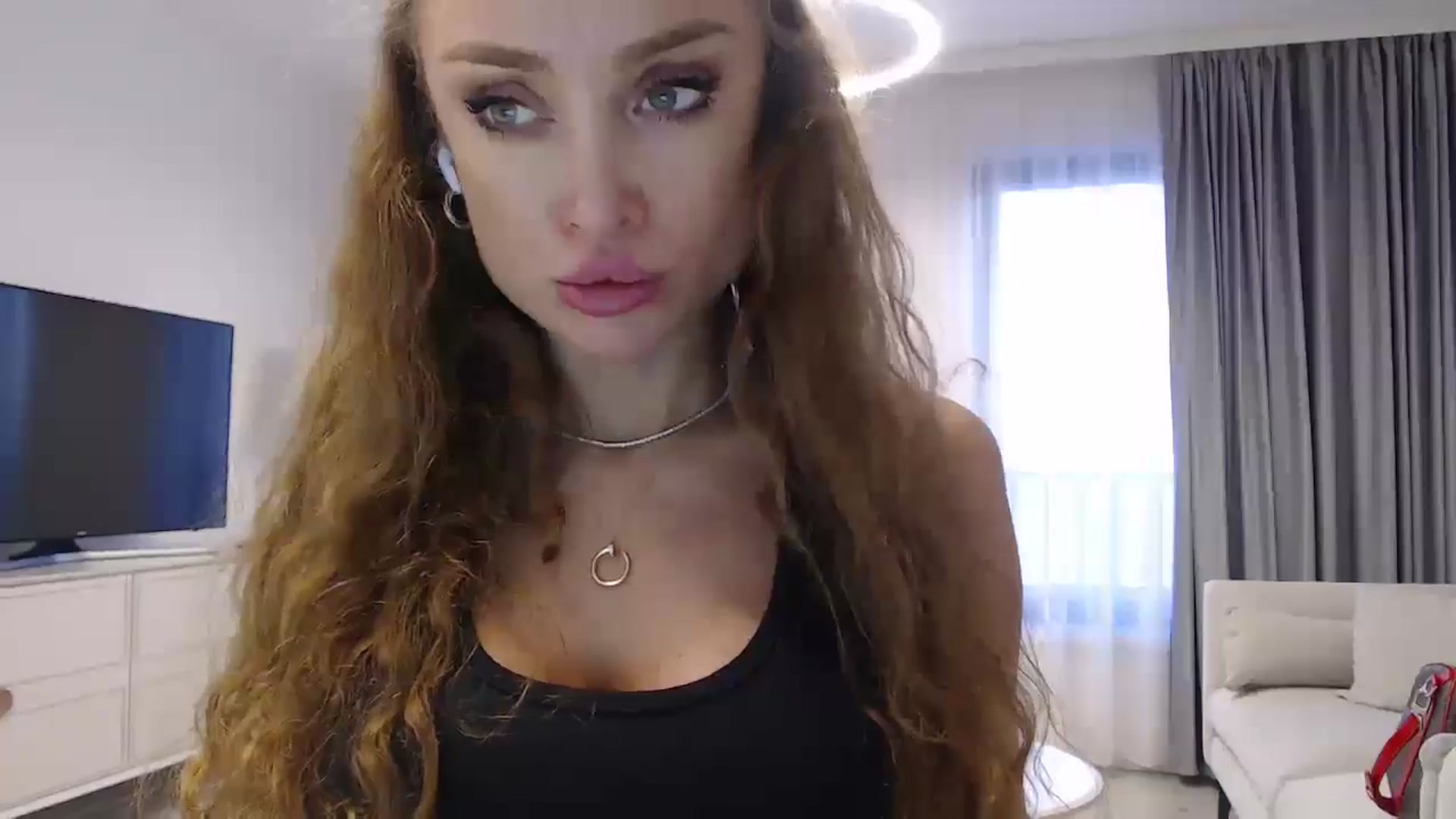 Gallery image thumbnail from Anayys's myfreecams stream on, 01/09/2025, 14:51 image 18 of 20