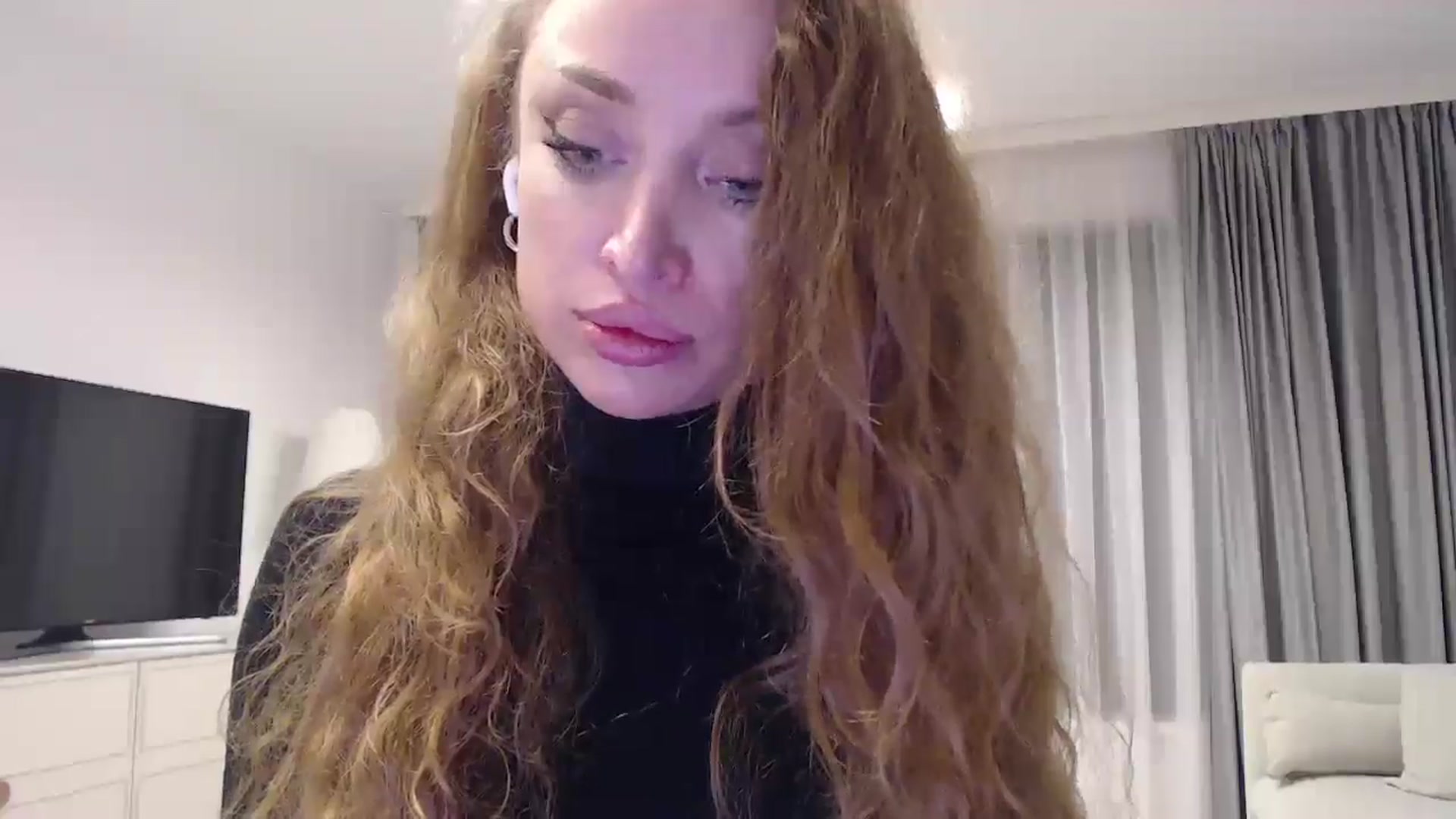 Gallery image thumbnail from Anayys's myfreecams stream on, 01/12/2025, 16:39 image 19 of 20