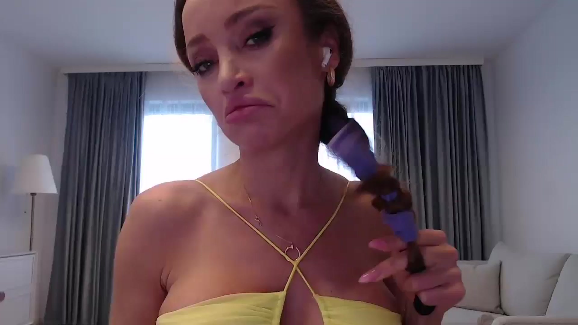 Gallery image thumbnail from Anayys's myfreecams stream on, 01/15/2025, 07:28 image 1 of 20