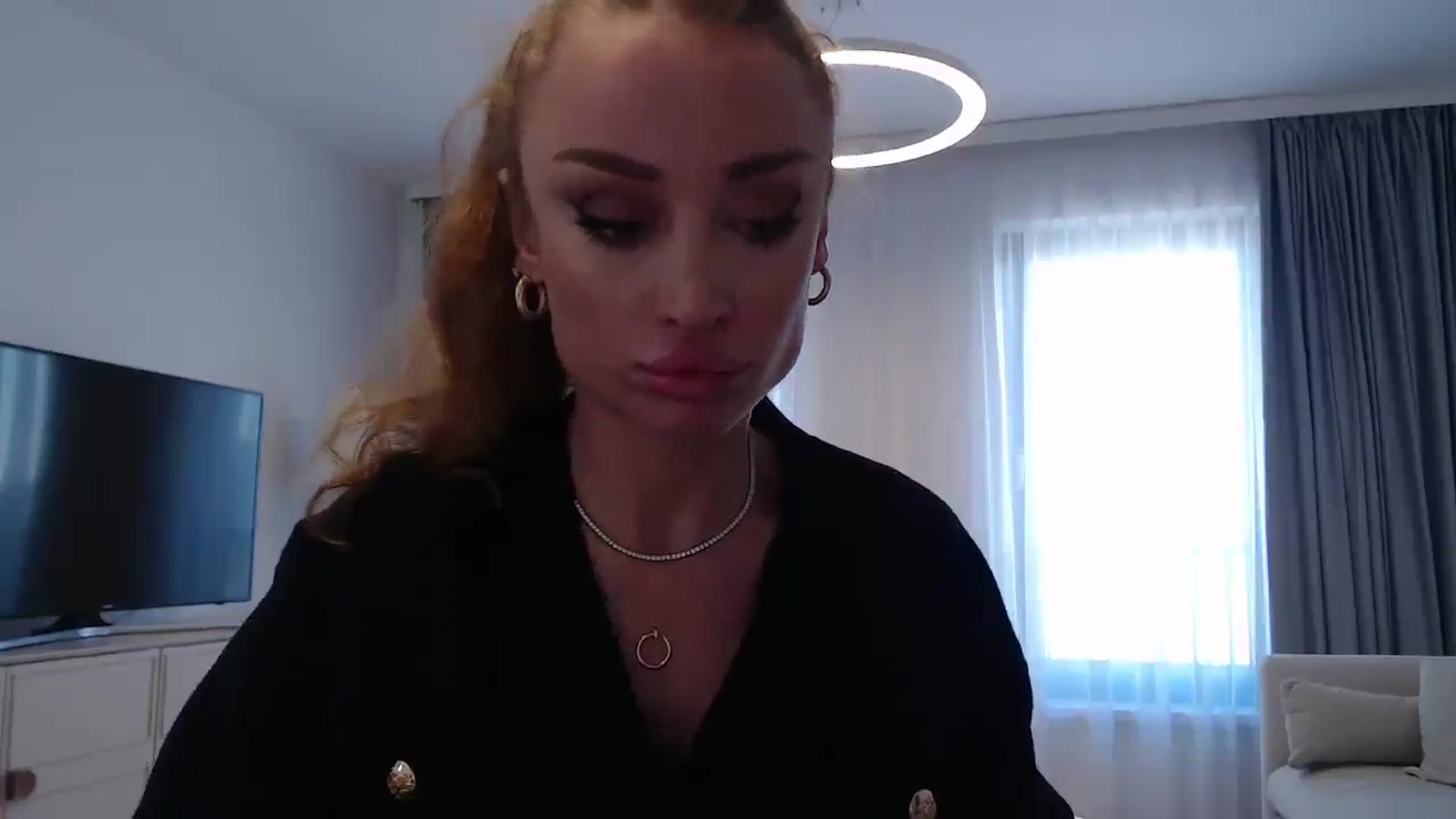Gallery image thumbnail from Anayys's myfreecams stream on, 01/16/2025, 09:35 image 10 of 20