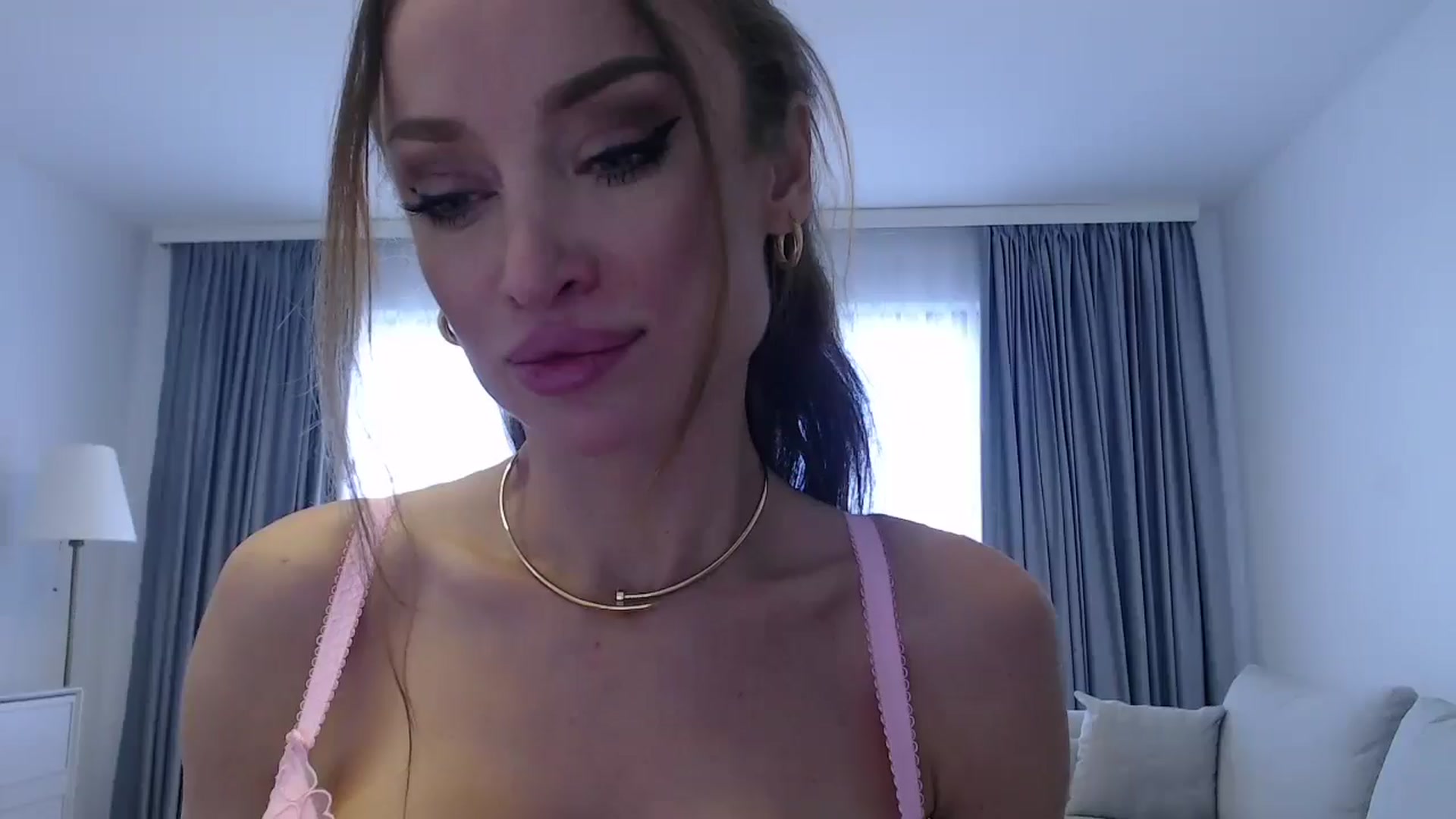 Gallery image thumbnail from Anayys's myfreecams stream on, 01/18/2025, 12:24 image 1 of 20