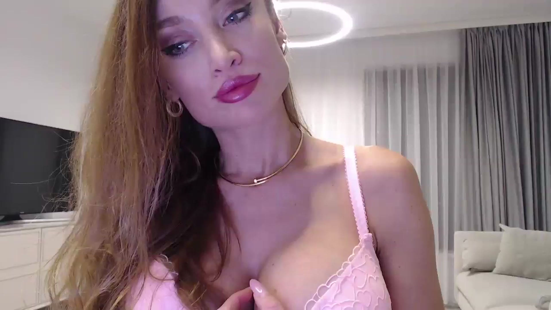 Gallery image thumbnail from Anayys's myfreecams stream on, 01/18/2025, 21:18 image 1 of 20