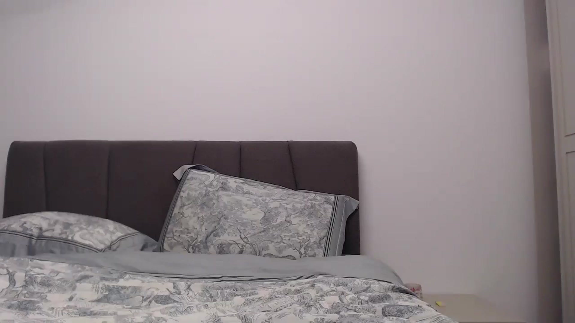 Gallery image thumbnail from Anayys's myfreecams stream on, 01/18/2025, 23:40 image 14 of 20