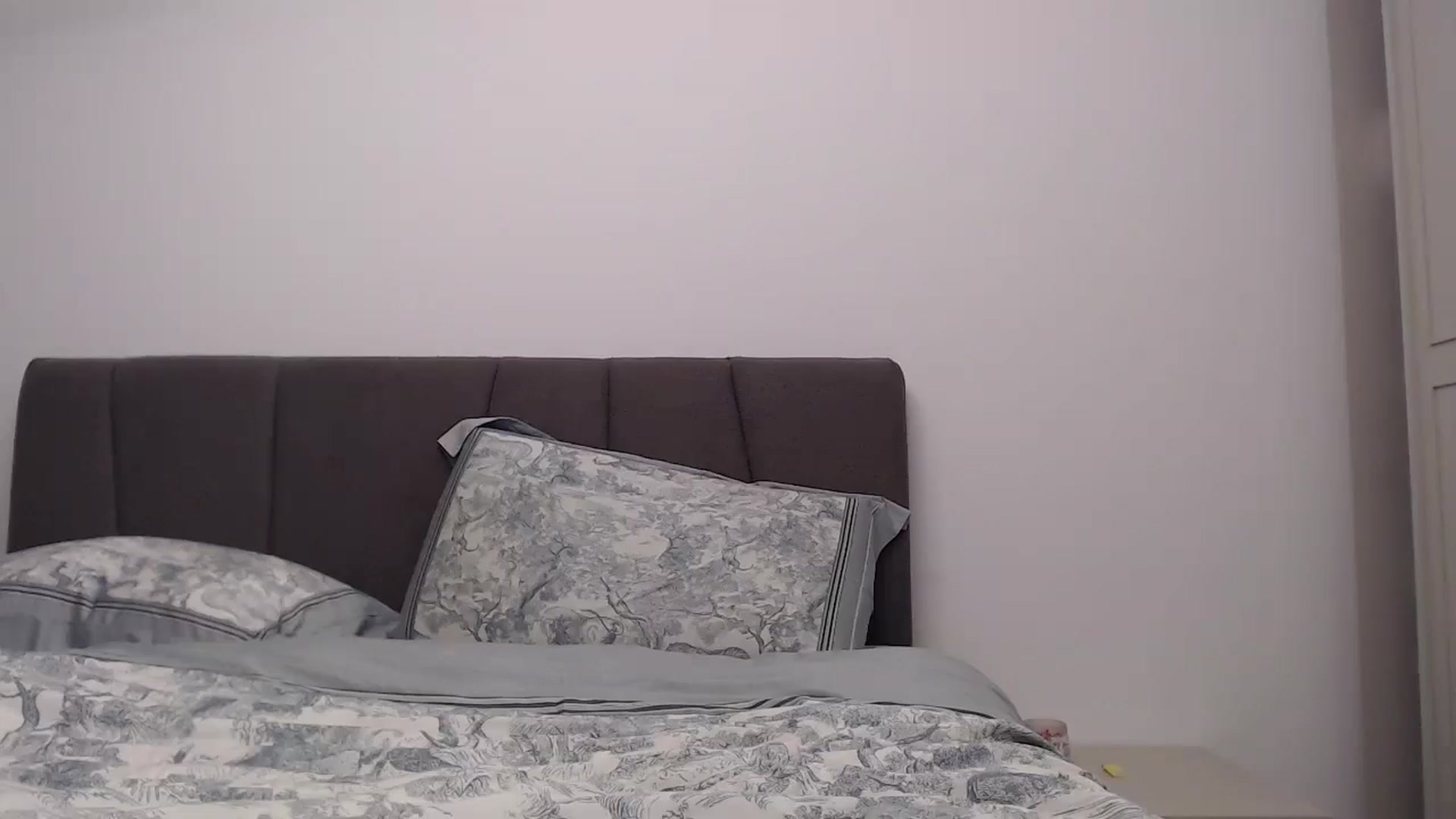 Gallery image thumbnail from Anayys's myfreecams stream on, 01/18/2025, 23:40 image 15 of 20