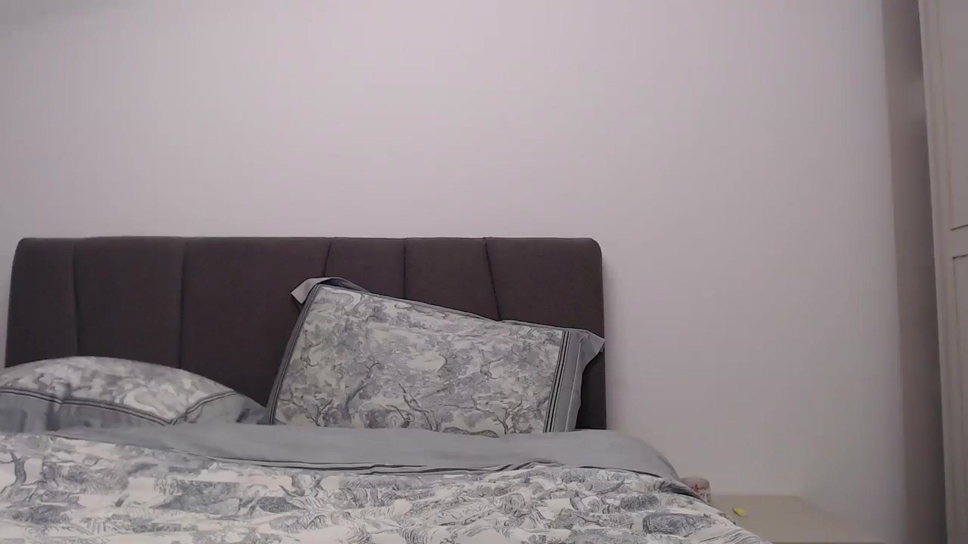 Gallery image thumbnail from Anayys's myfreecams stream on, 01/18/2025, 23:40 image 16 of 20