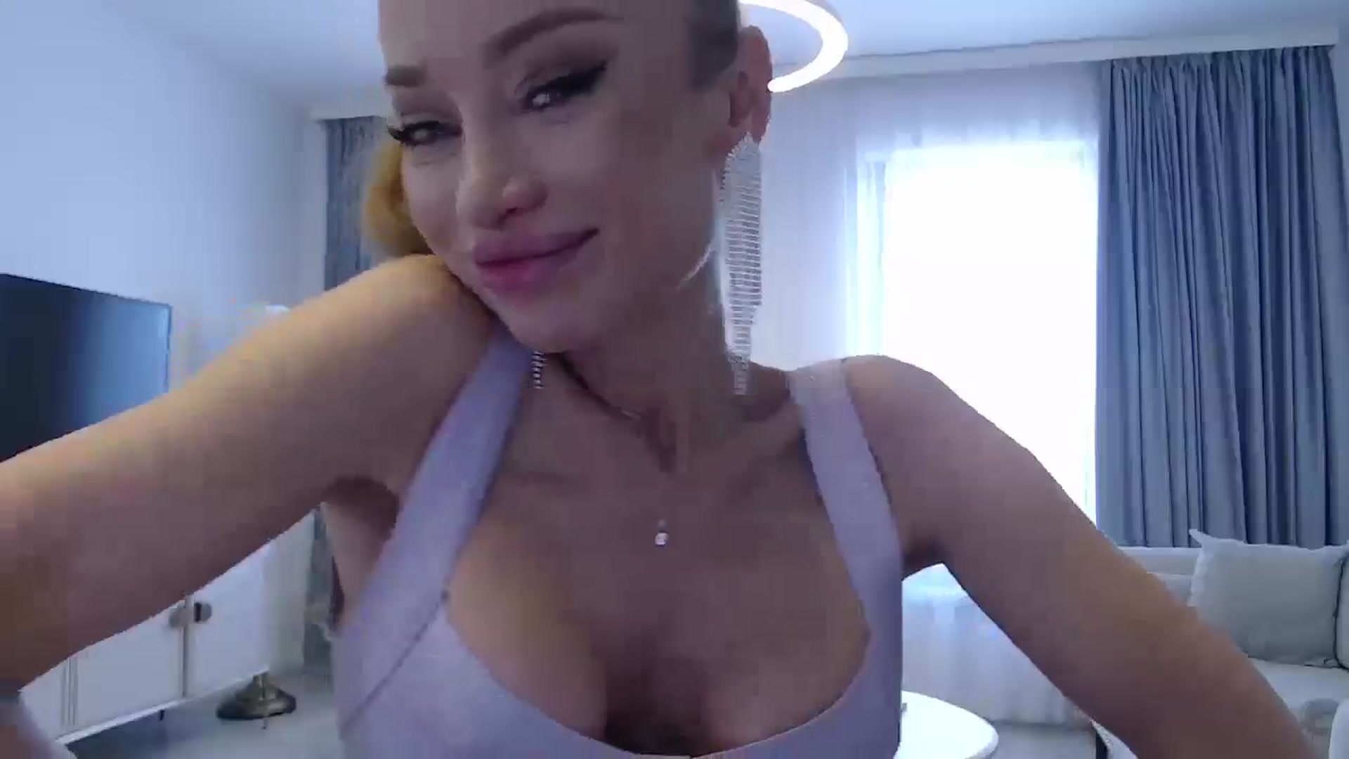 Gallery image thumbnail from Anayys's myfreecams stream on, 01/19/2025, 10:13 image 10 of 20