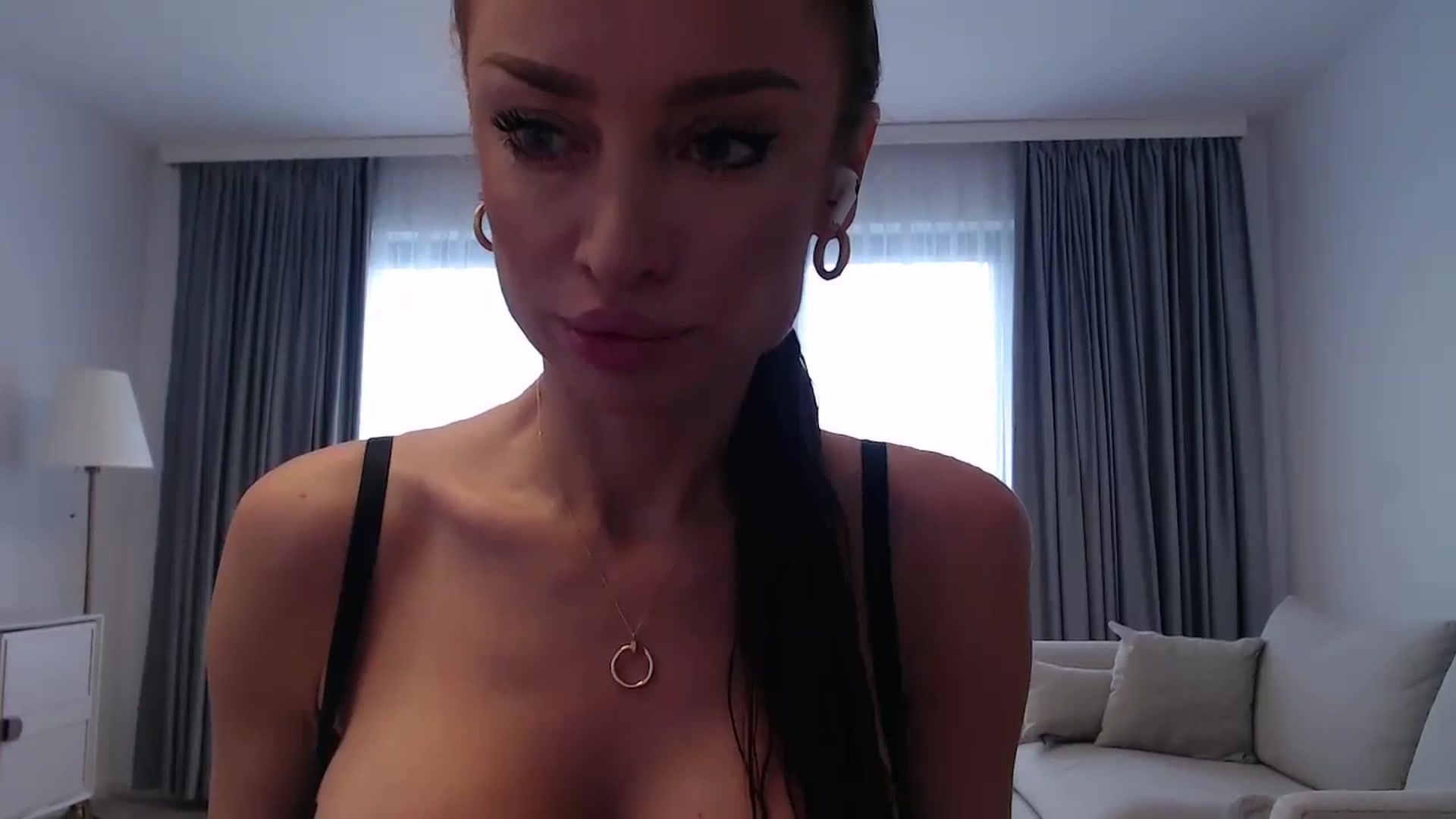 Gallery image thumbnail from Anayys's myfreecams stream on, 01/21/2025, 09:37 image 3 of 20