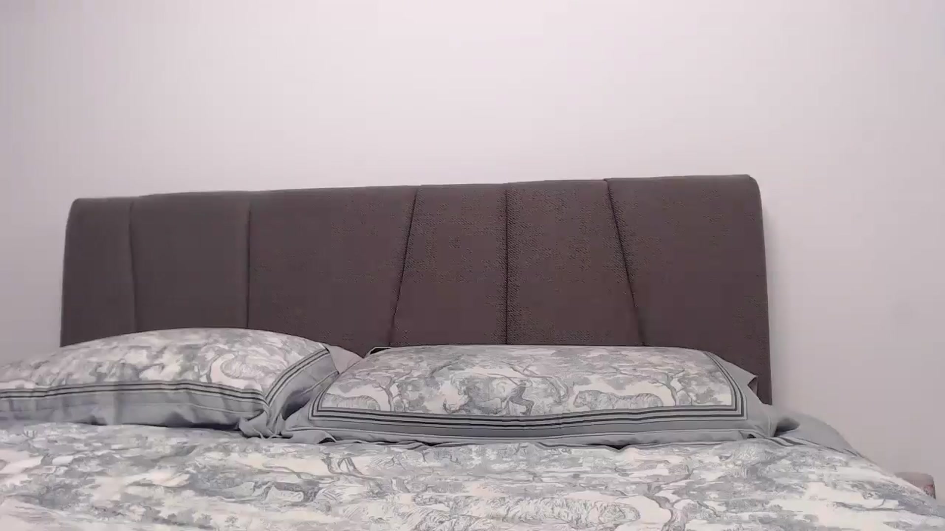 Gallery image thumbnail from Anayys's myfreecams stream on, 01/22/2025, 20:21 image 16 of 20