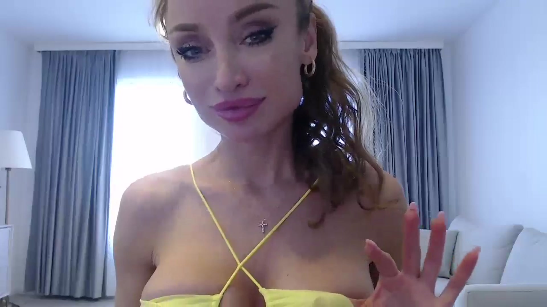 Gallery image thumbnail from Anayys's myfreecams stream on, 01/28/2025, 14:38 image 3 of 20